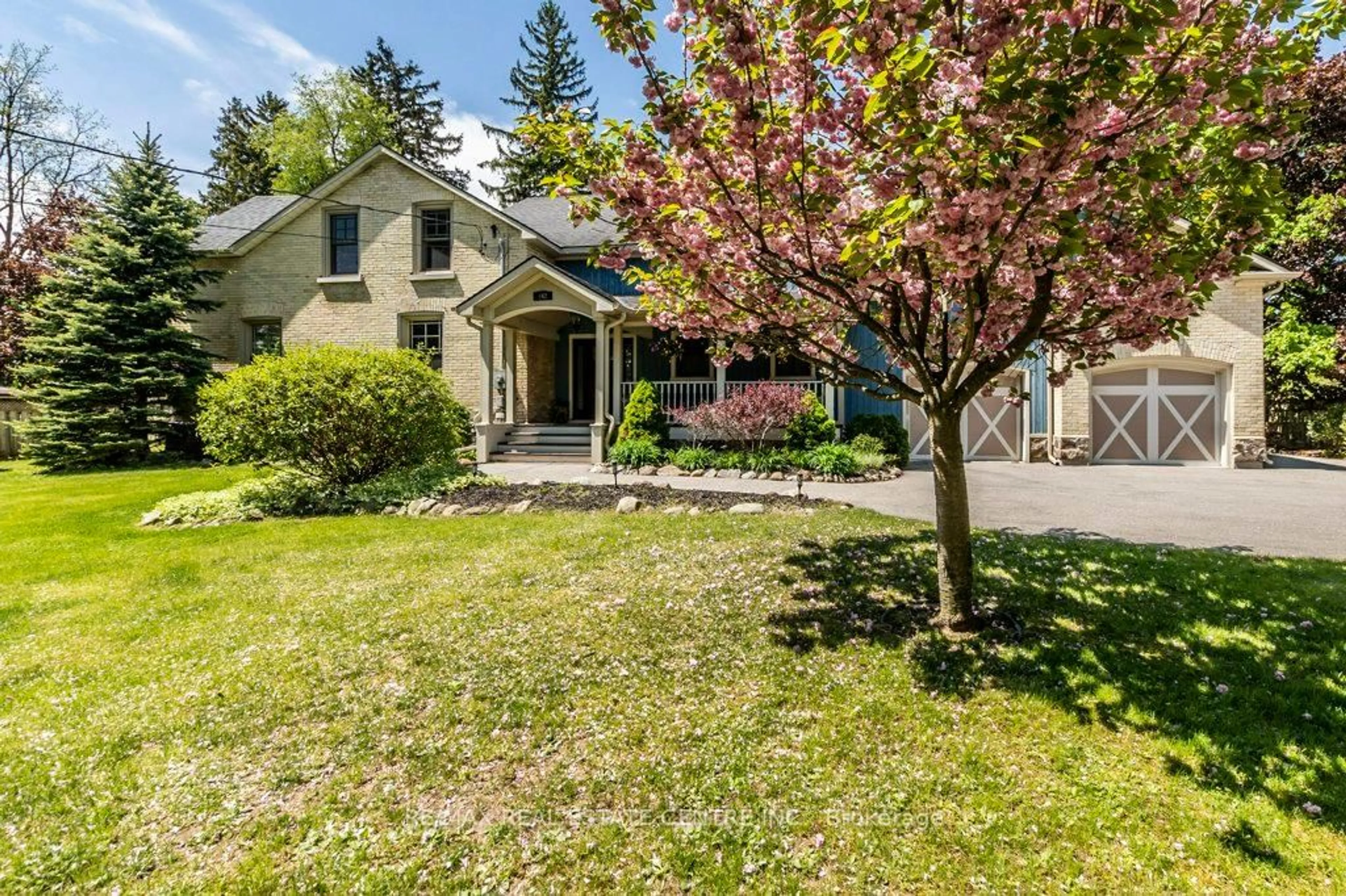 A pic from outside/outdoor area/front of a property/back of a property/a pic from drone, street for 142 Main St, North Dumfries Ontario N0B 1E0