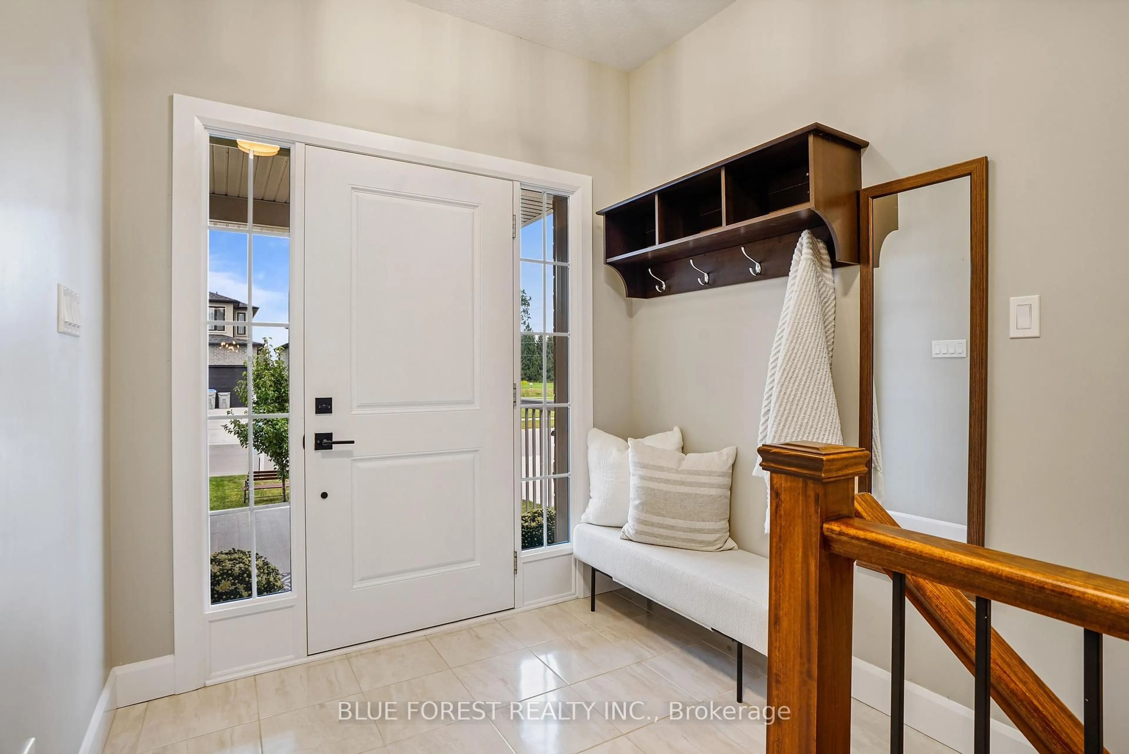 Indoor entryway for 3 McNeil St, Strathroy-Caradoc Ontario N0L 1W0