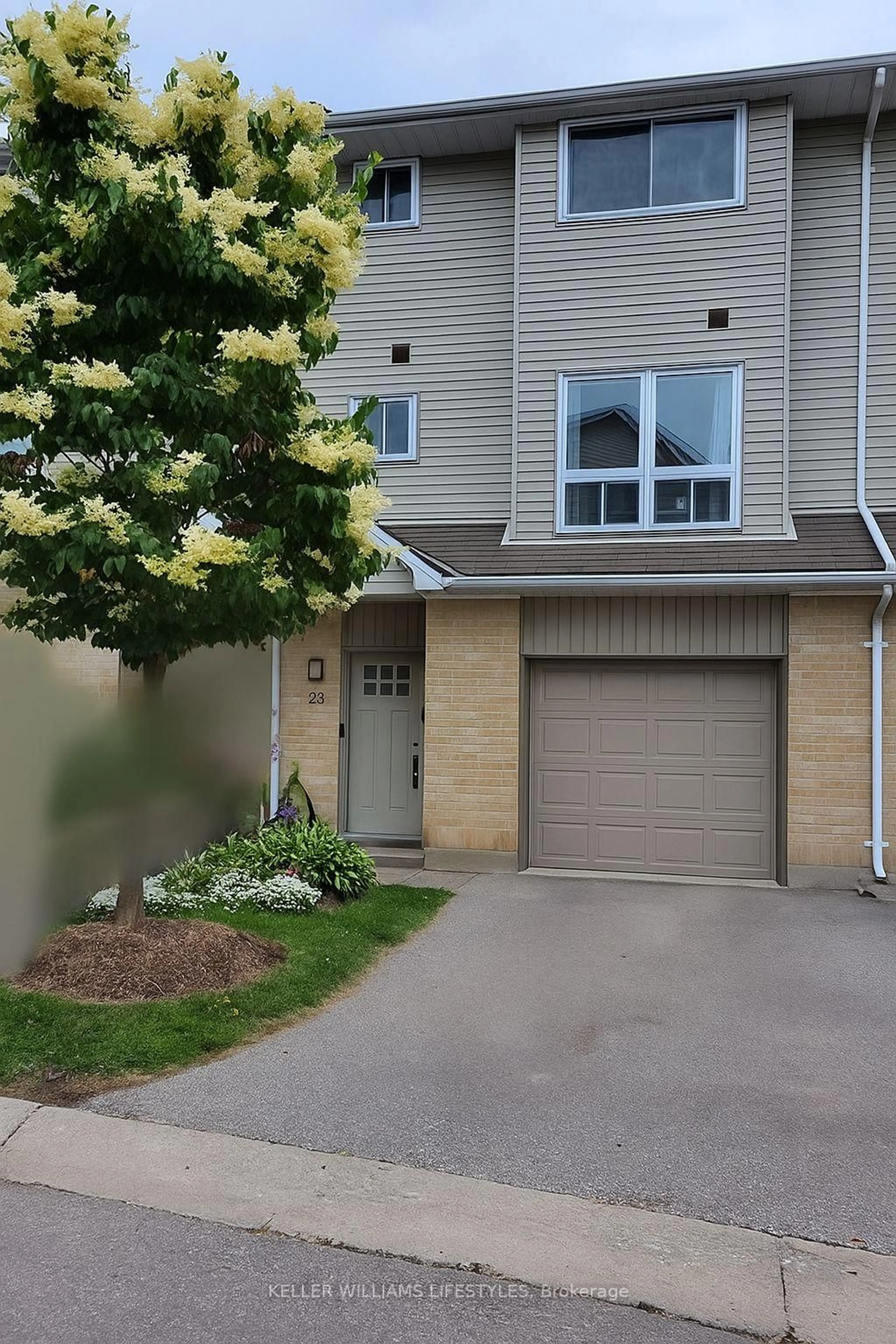 Unknown for 536 Third St #23, London East Ontario N5V 4R5