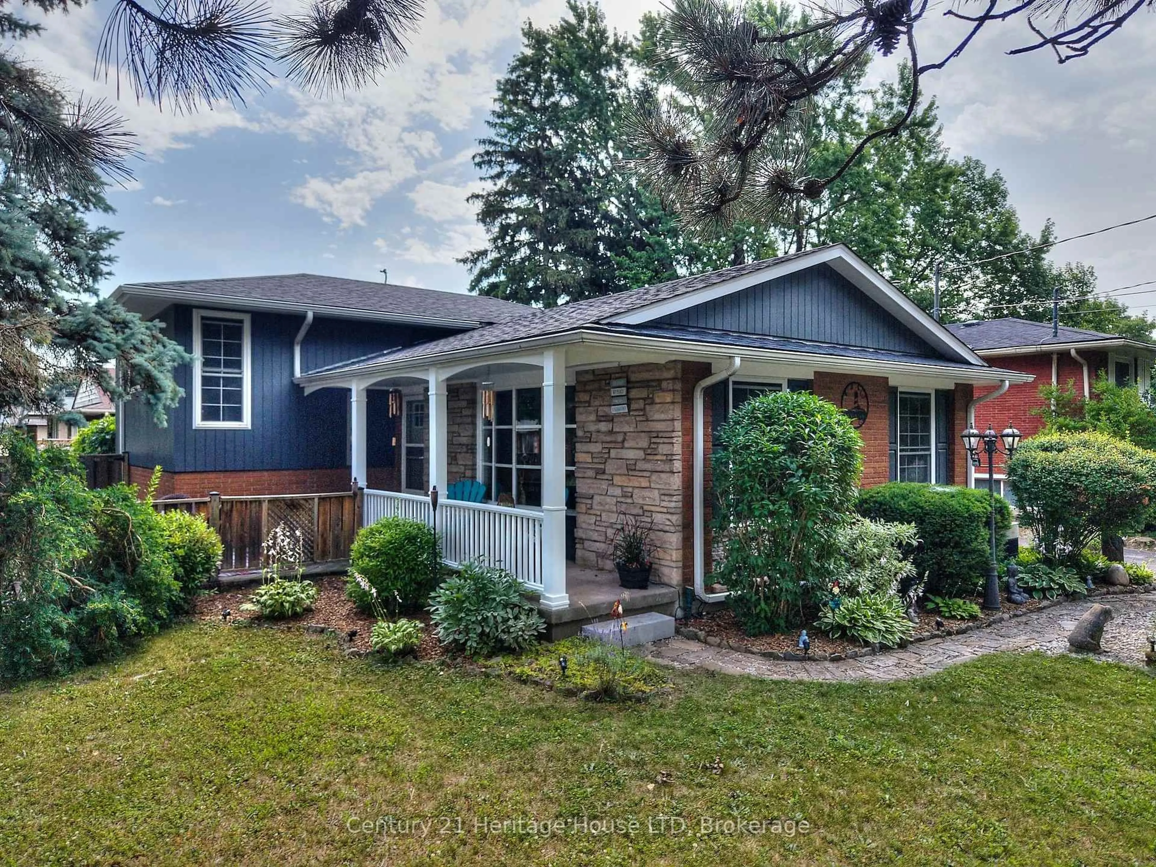 Home with brick exterior material, street for 30 CARTIER Dr, St. Catharines Ontario L2M 2E7