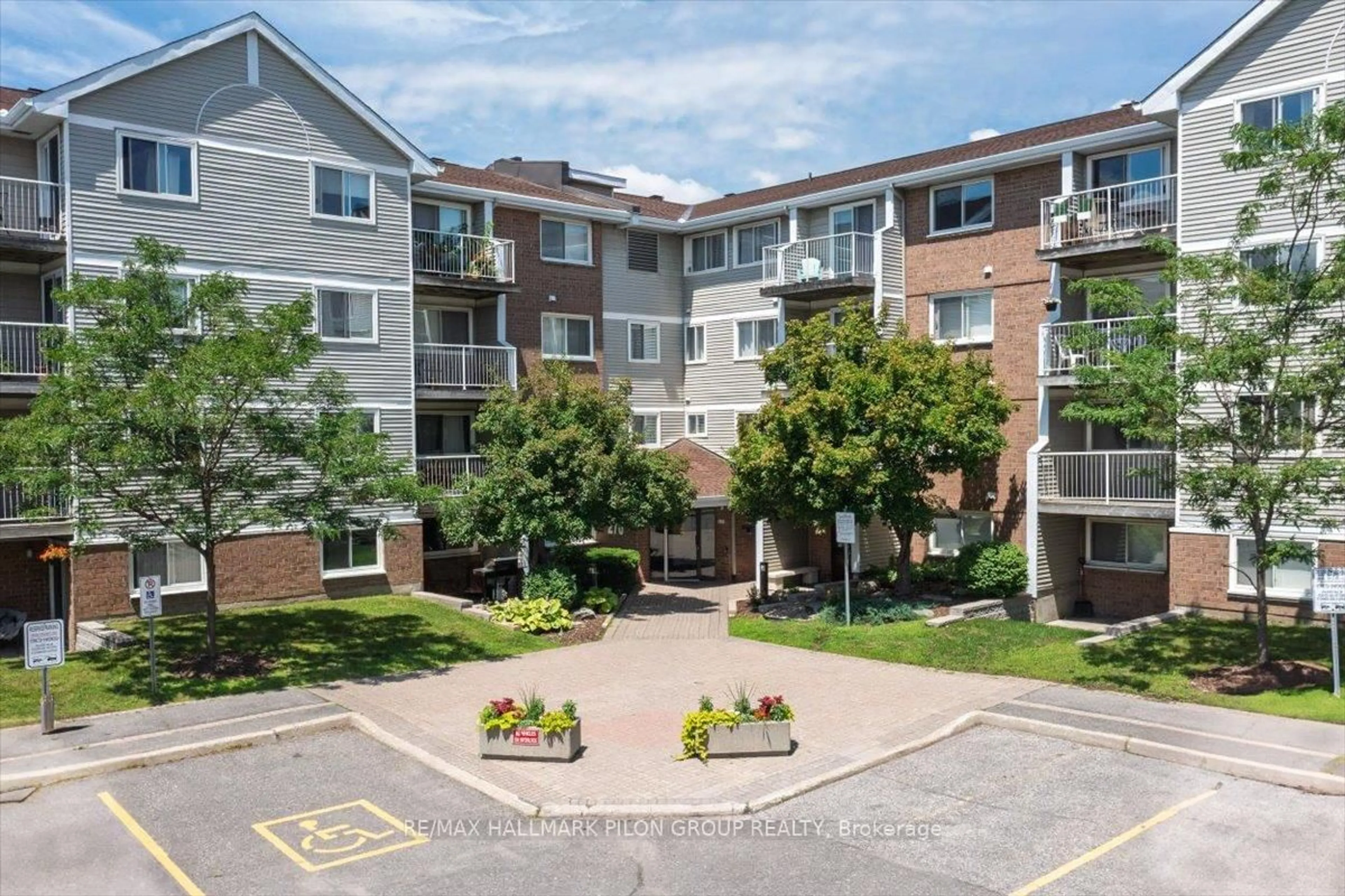 Unknown for 270 Brittany Dr #411, Ottawa Ontario K1K 4M3