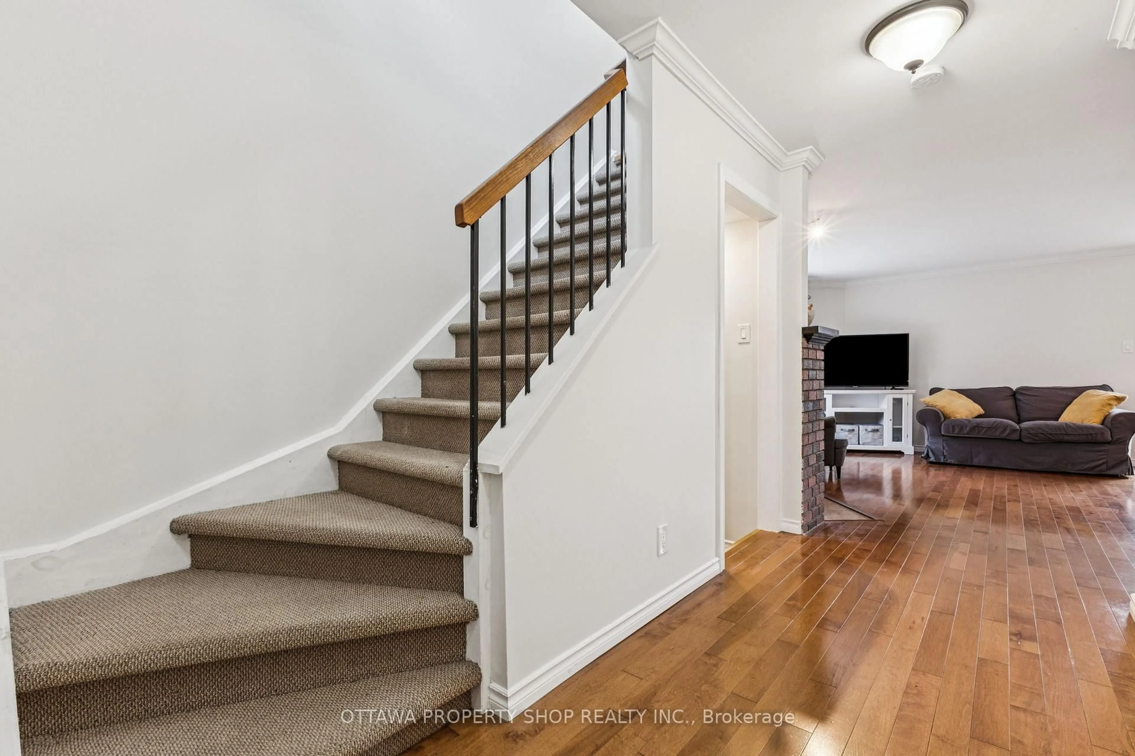 Stairs for 67 Gentle Gate Cres, Ottawa Ontario K1T 1Z9