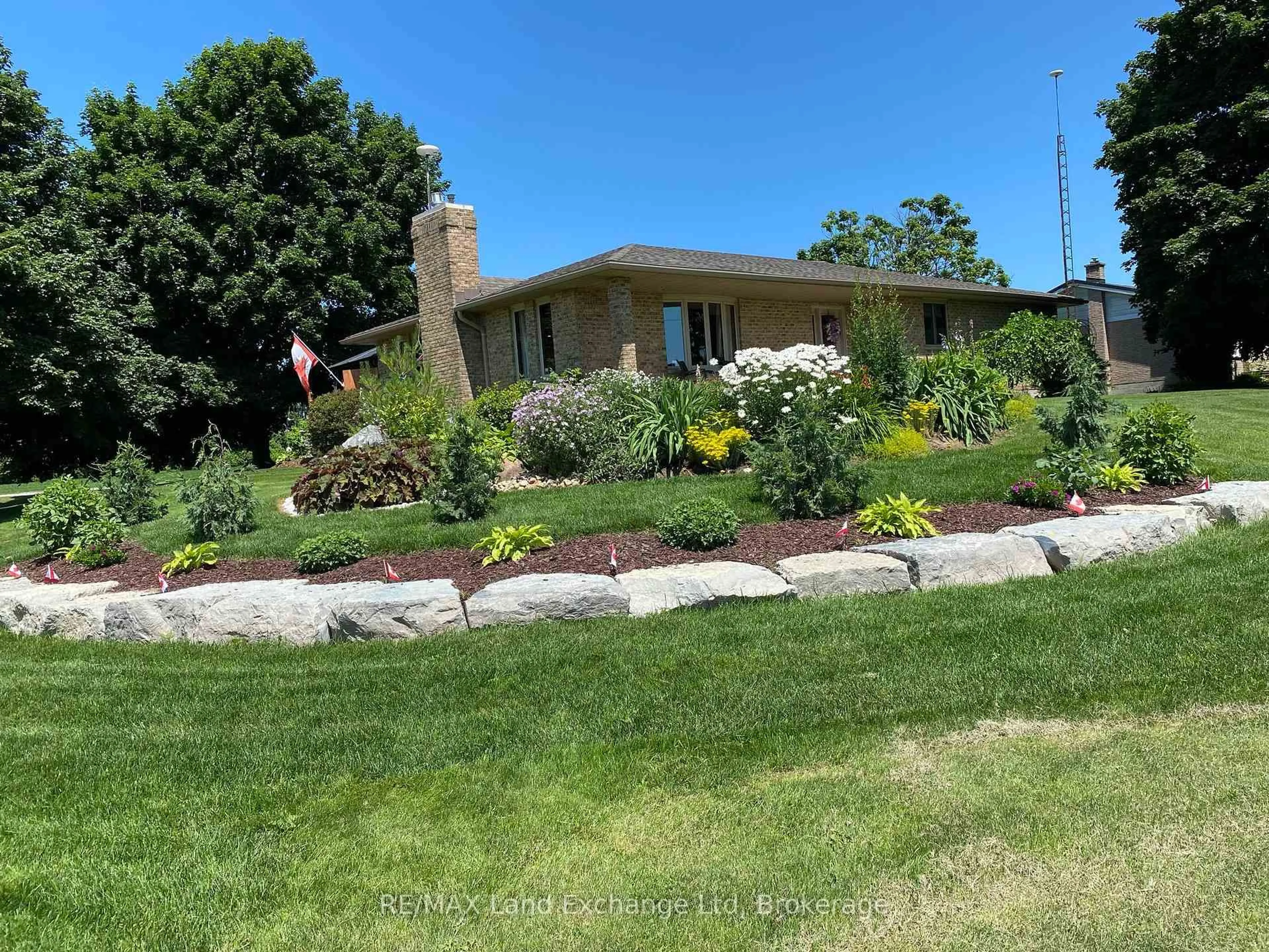 A pic from outside/outdoor area/front of a property/back of a property/a pic from drone, unknown for 1A Crawford St, North Huron Ontario N0G 2W0