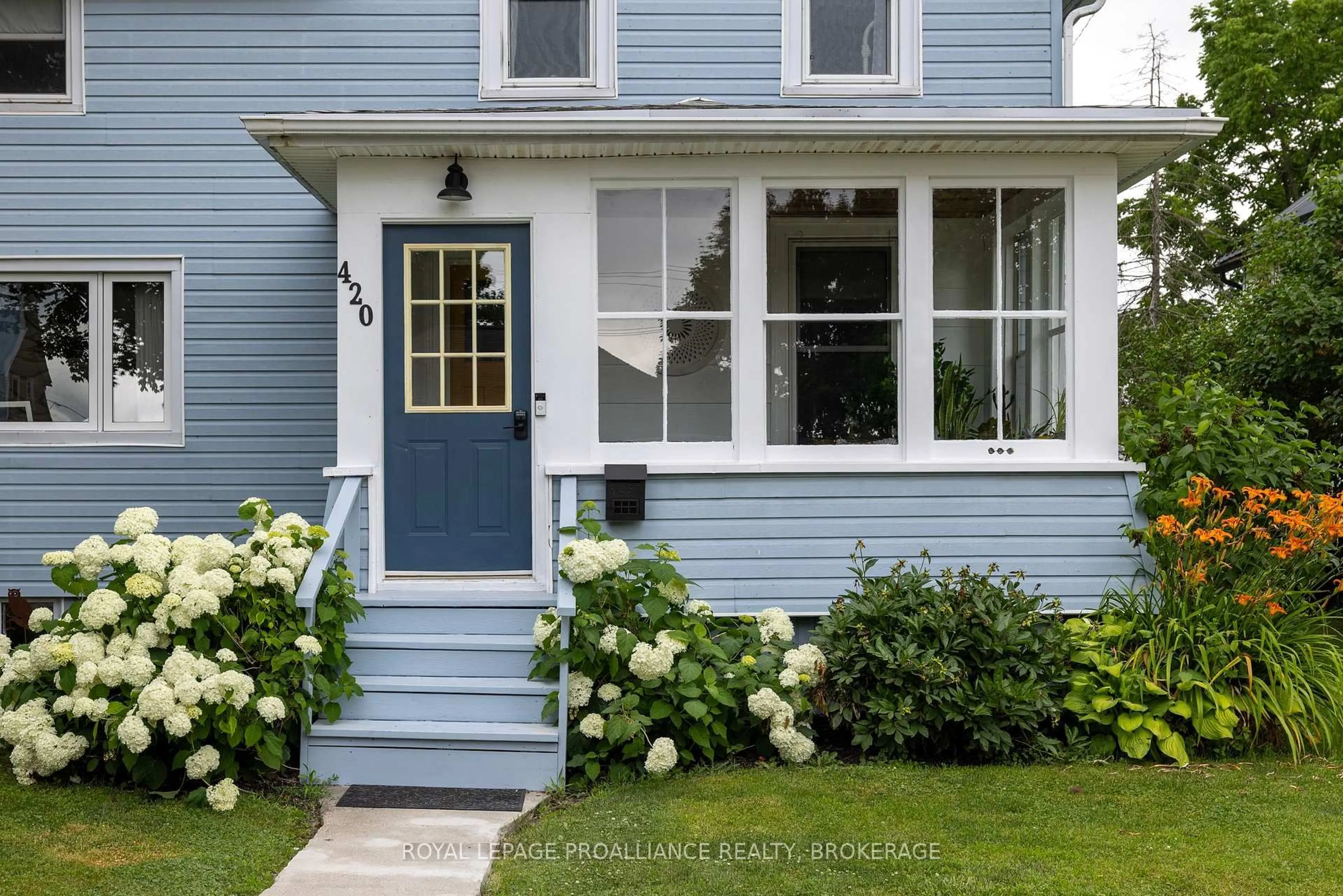 Home with vinyl exterior material, street for 420 Garden St, Gananoque Ontario K7G 1J7