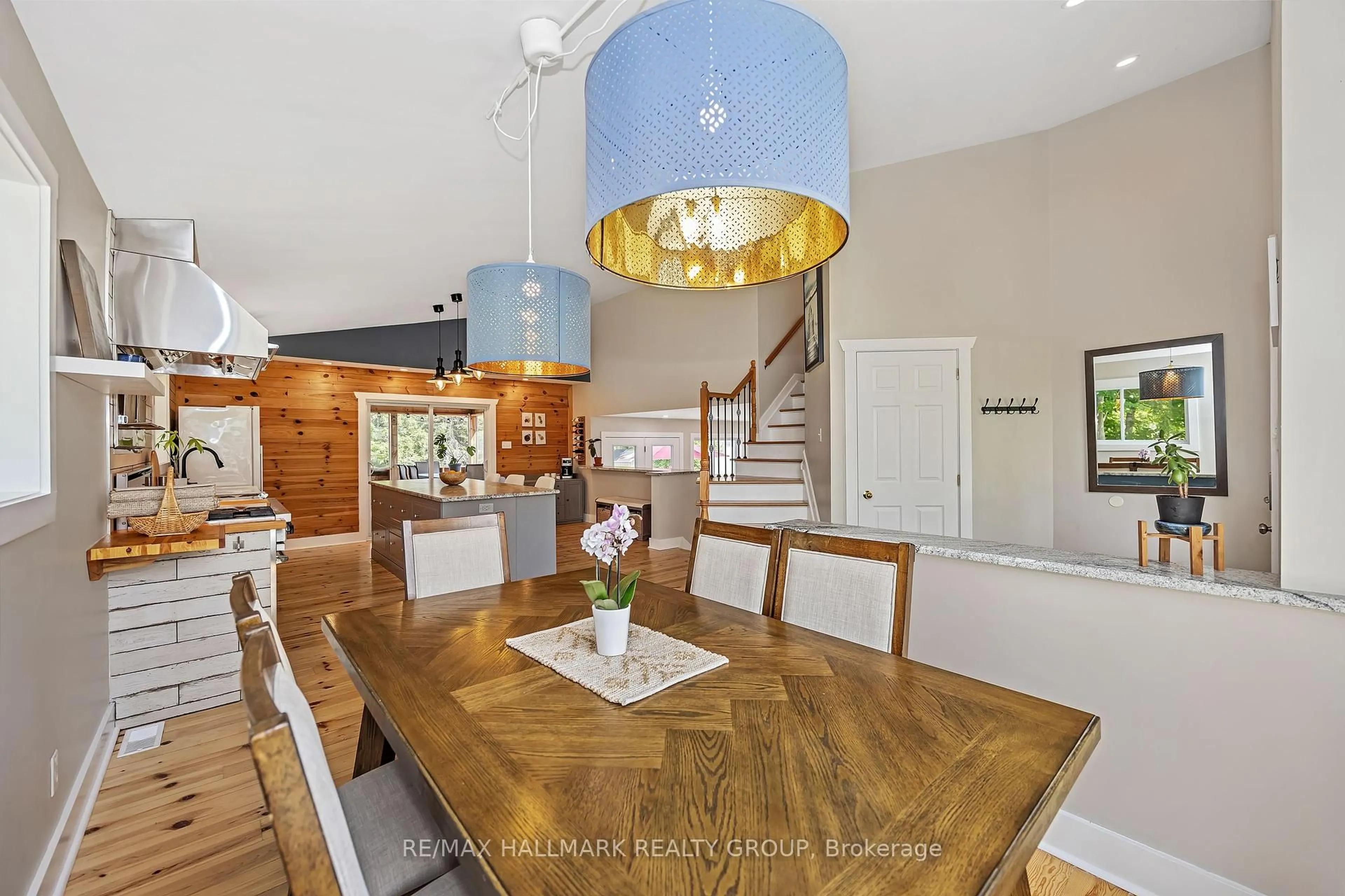 Dining room, wood/laminate floor for 650 West Point Dr, Perth Ontario K7H 3C7