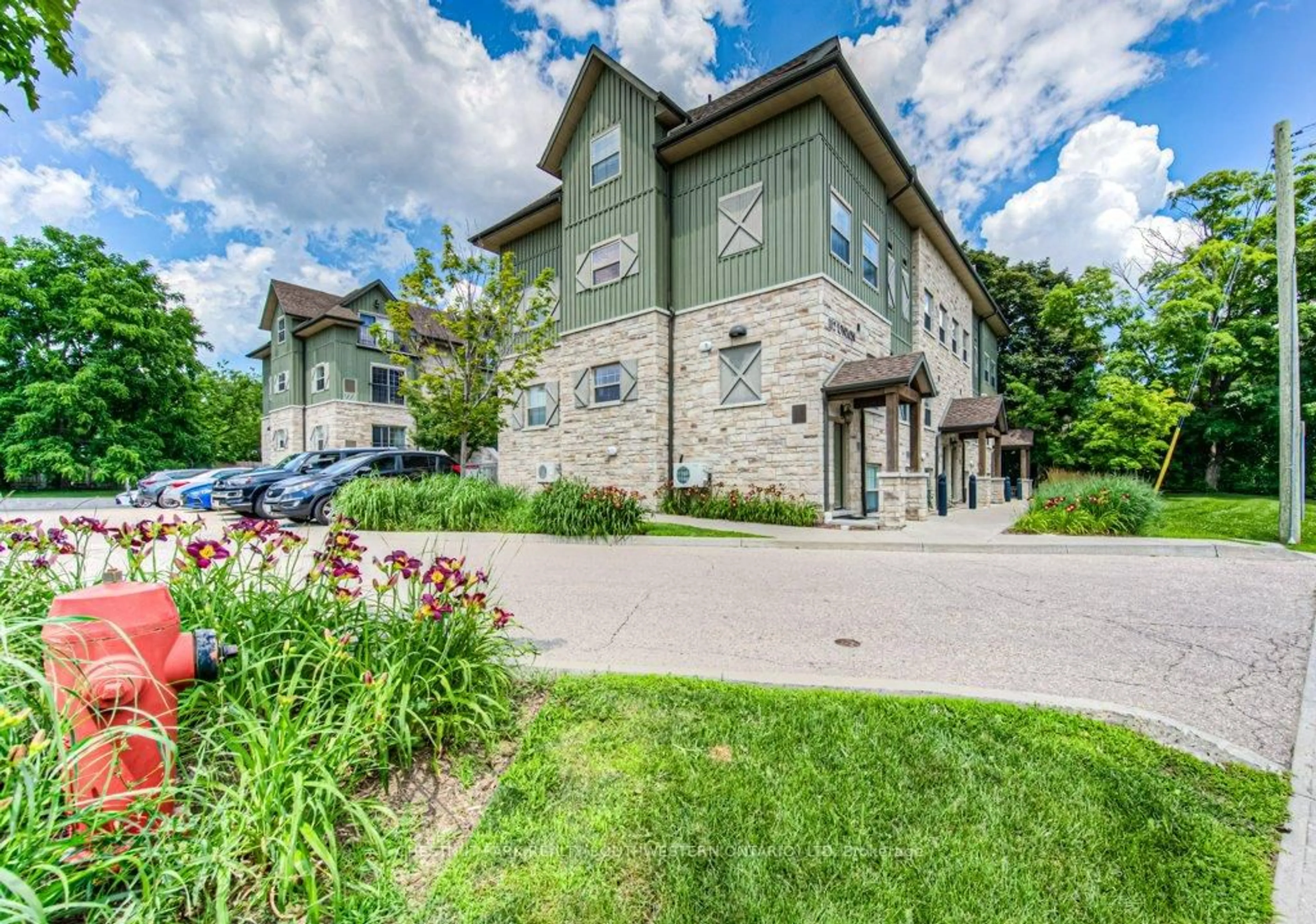 Patio, street for 112 Union St #A103, Waterloo Ontario N2J 1C5