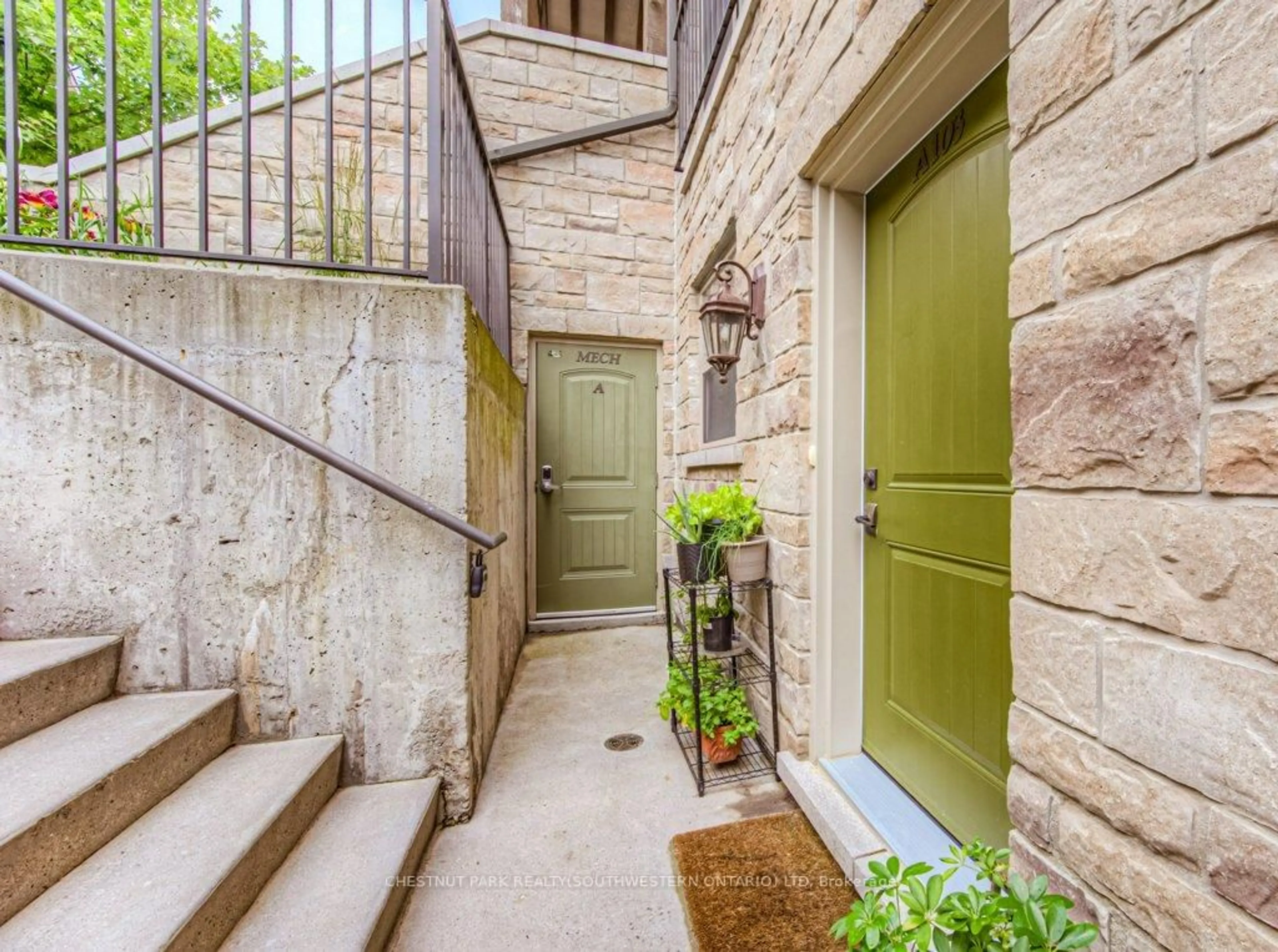 Indoor entryway for 112 Union St #A103, Waterloo Ontario N2J 1C5