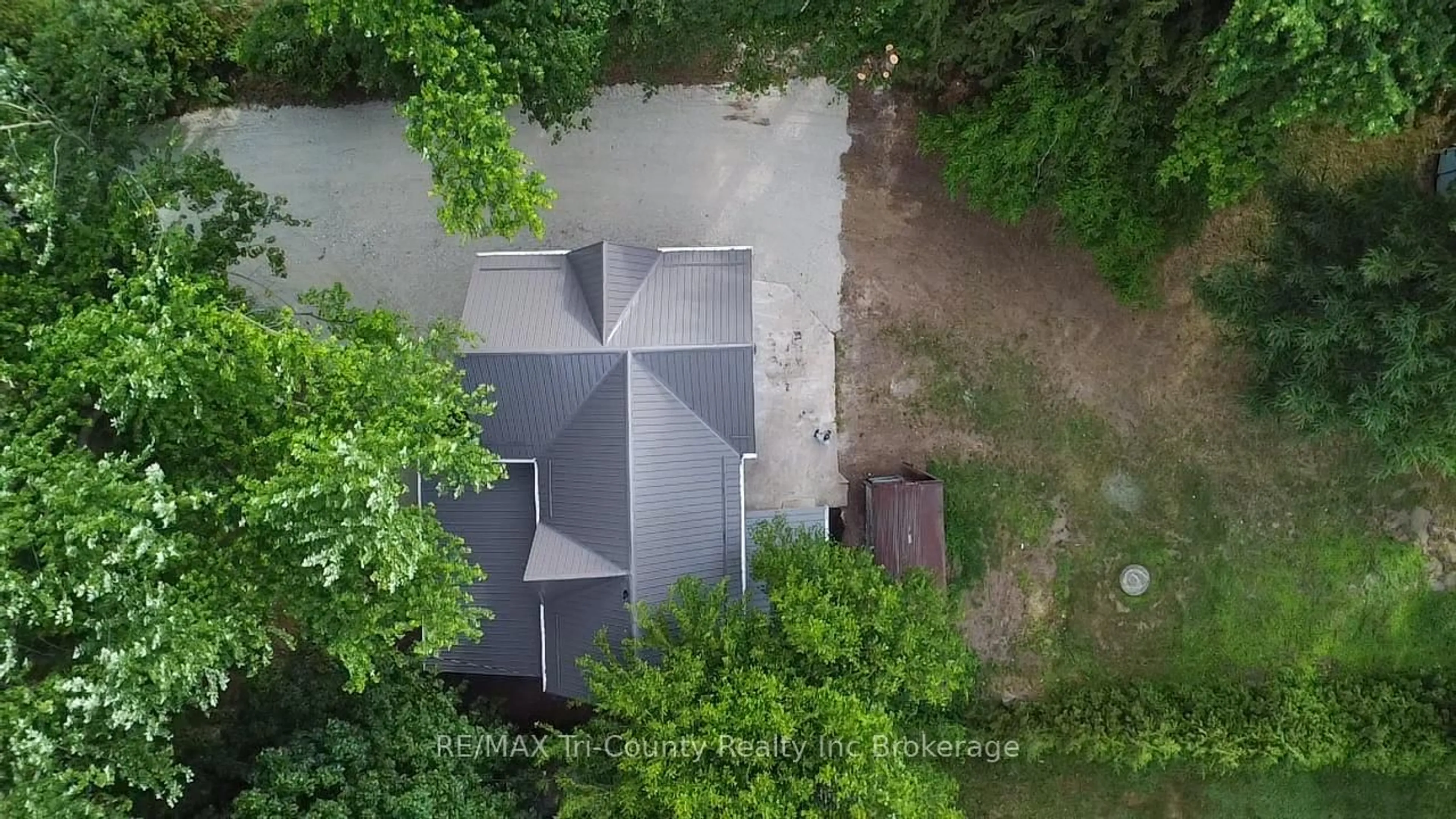 A pic from outside/outdoor area/front of a property/back of a property/a pic from drone, unknown for 175 McDowell Rd, Norfolk Ontario N0E 1G0