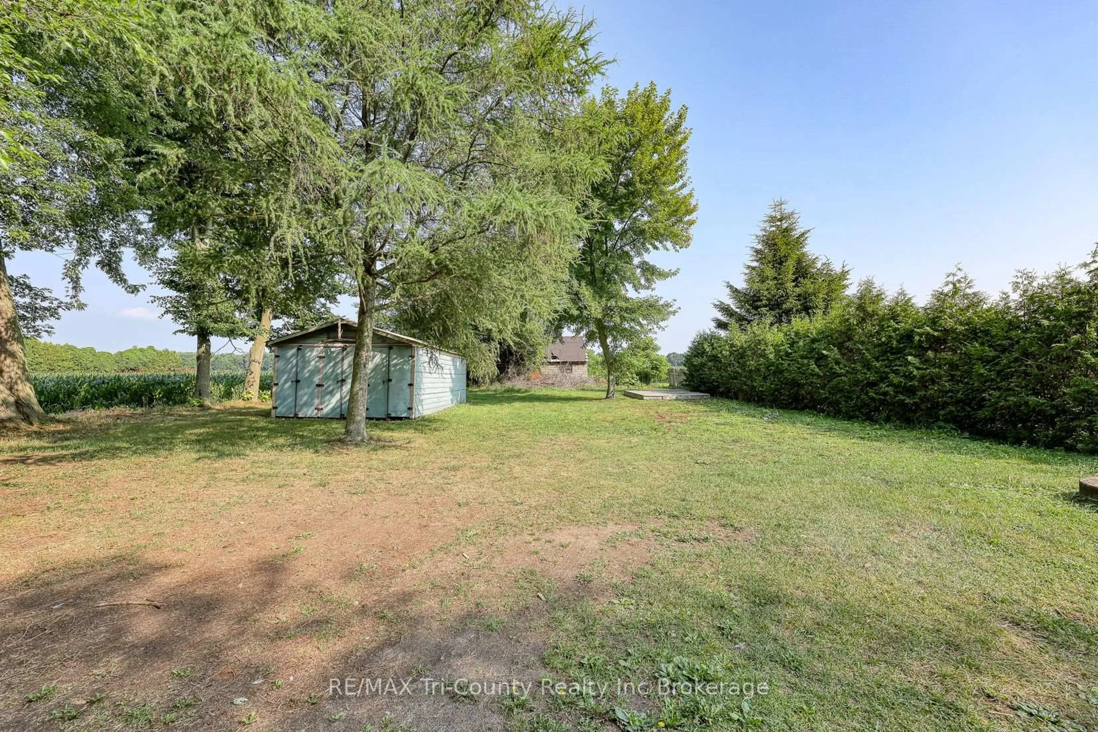 A pic from outside/outdoor area/front of a property/back of a property/a pic from drone, unknown for 175 McDowell Rd, Norfolk Ontario N0E 1G0