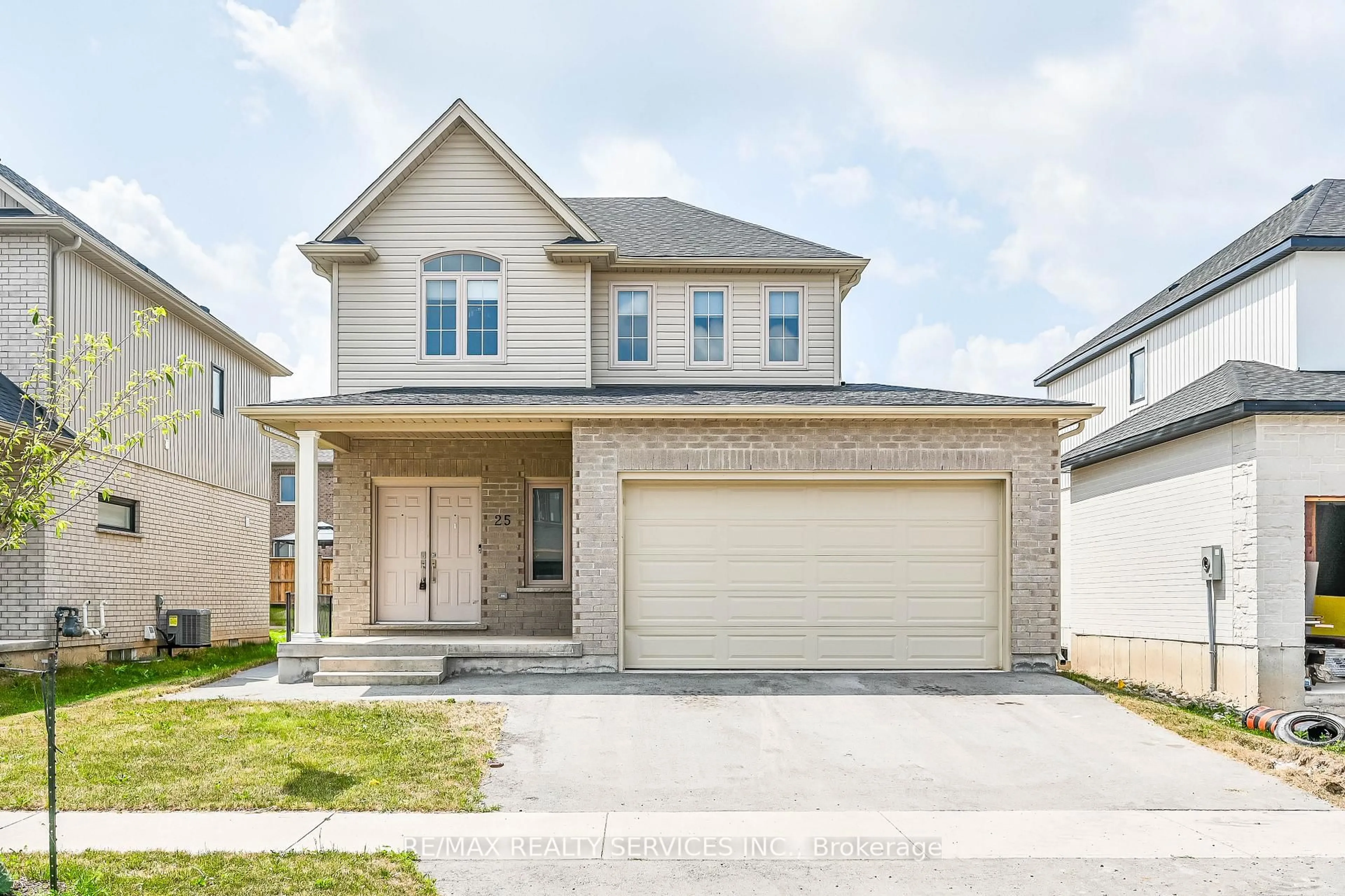 Home with brick exterior material, street for 25 Autumn Ave, Thorold Ontario L2V 0H2