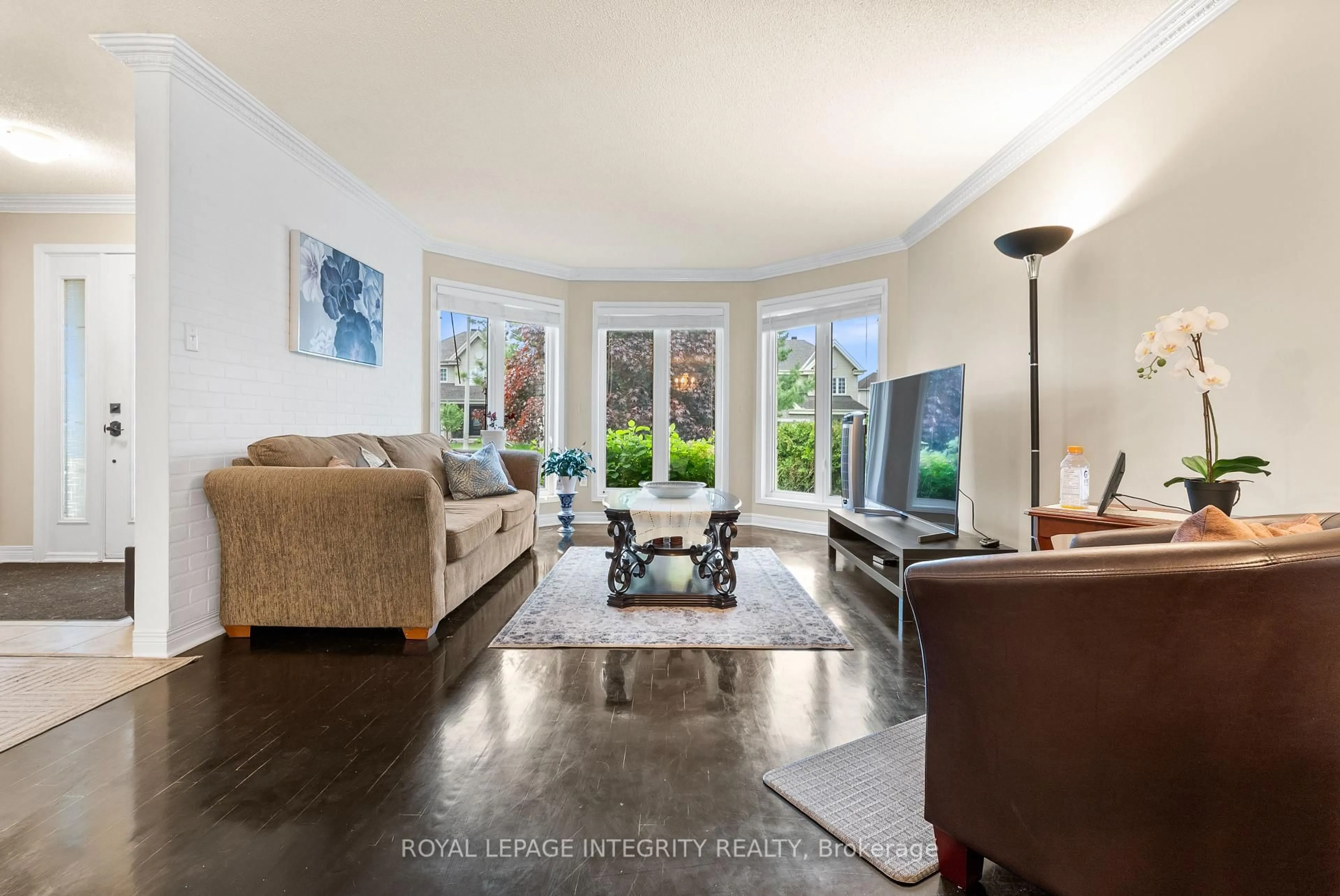 Living room with furniture, unknown for 157 Louise St, Clarence-Rockland Ontario K4K 1R7