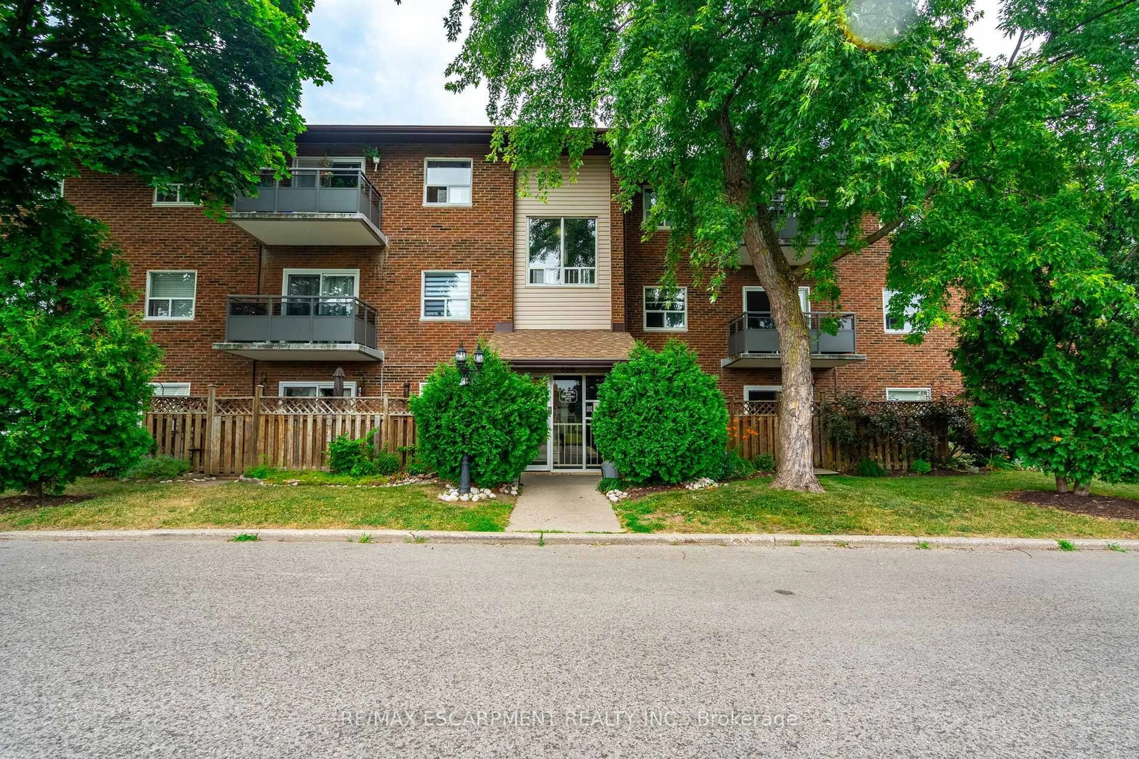 Unknown for 608 Grey St #11, Brant Ontario N3S 4Y1
