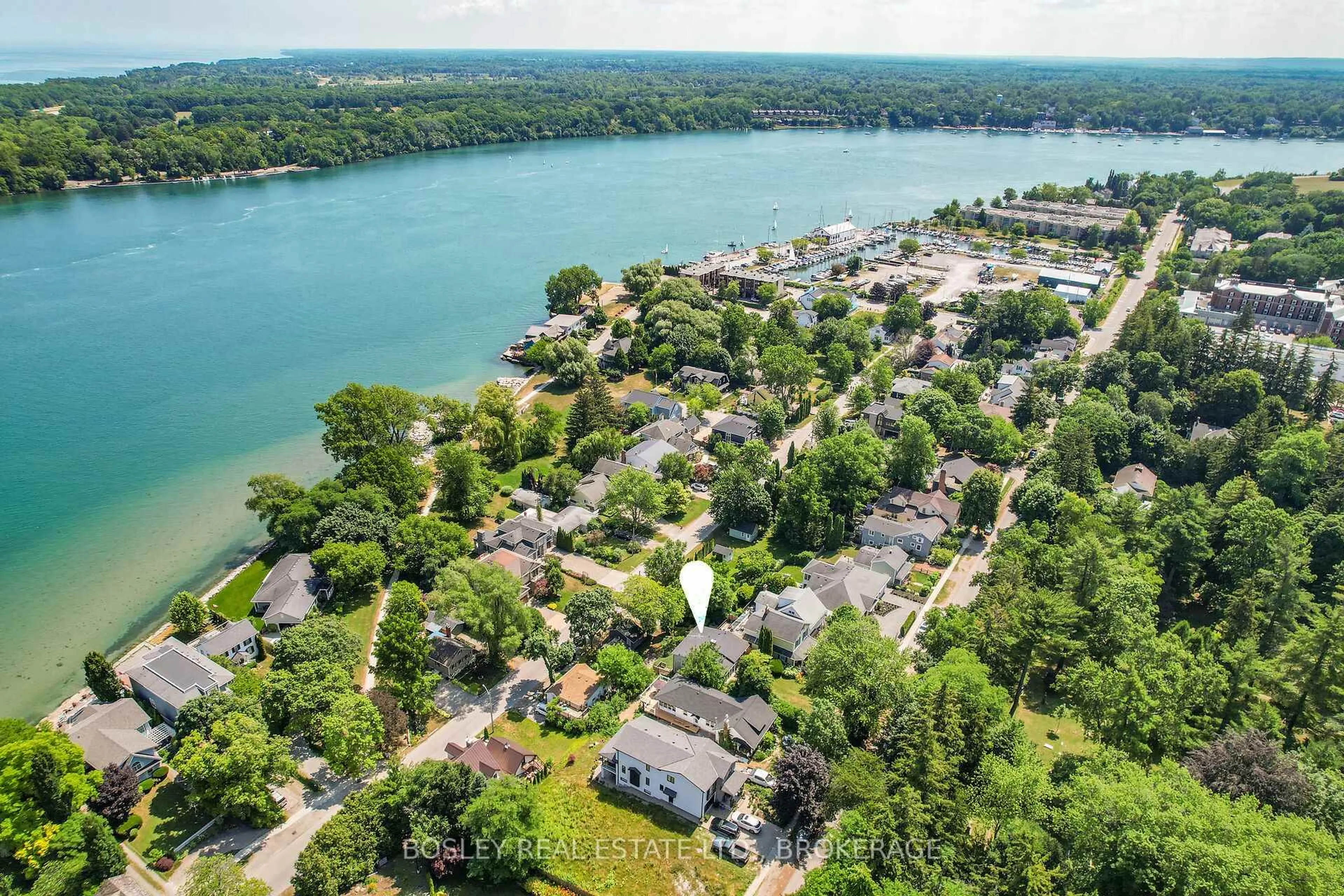 A pic from outside/outdoor area/front of a property/back of a property/a pic from drone, water/lake/river/ocean view for 41 Ricardo St, Niagara-on-the-Lake Ontario L0S 1J0