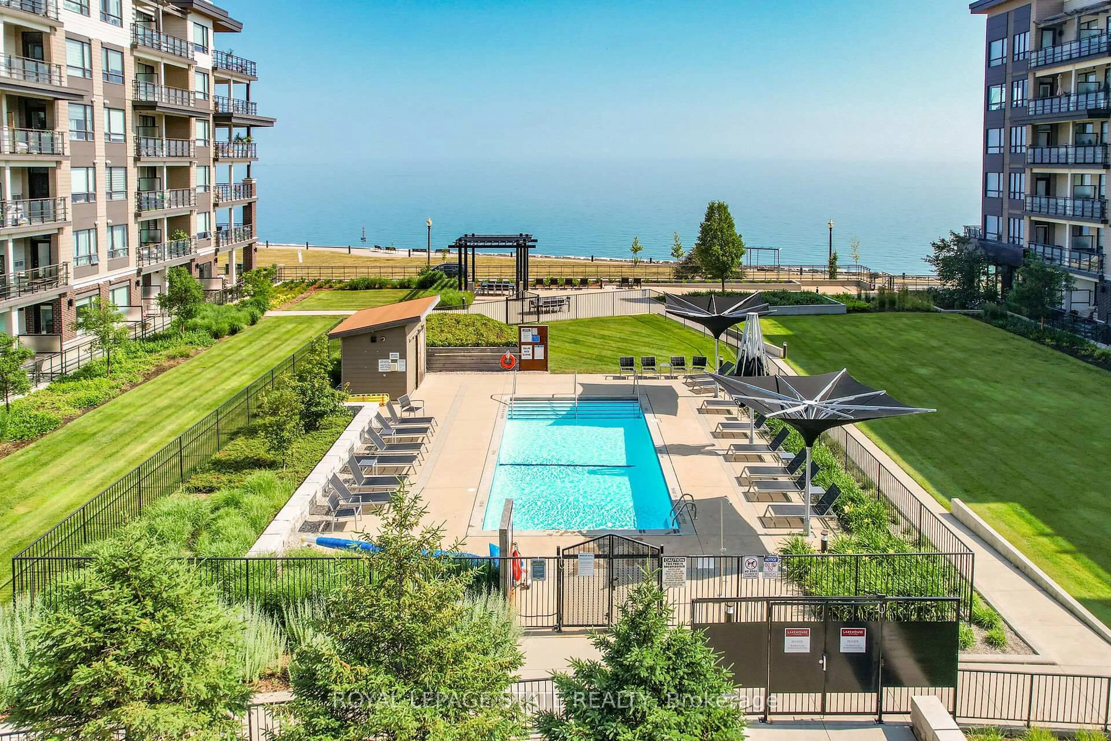 Pool for 40 Esplanade Lane #409, Grimsby Ontario L3M 0G9