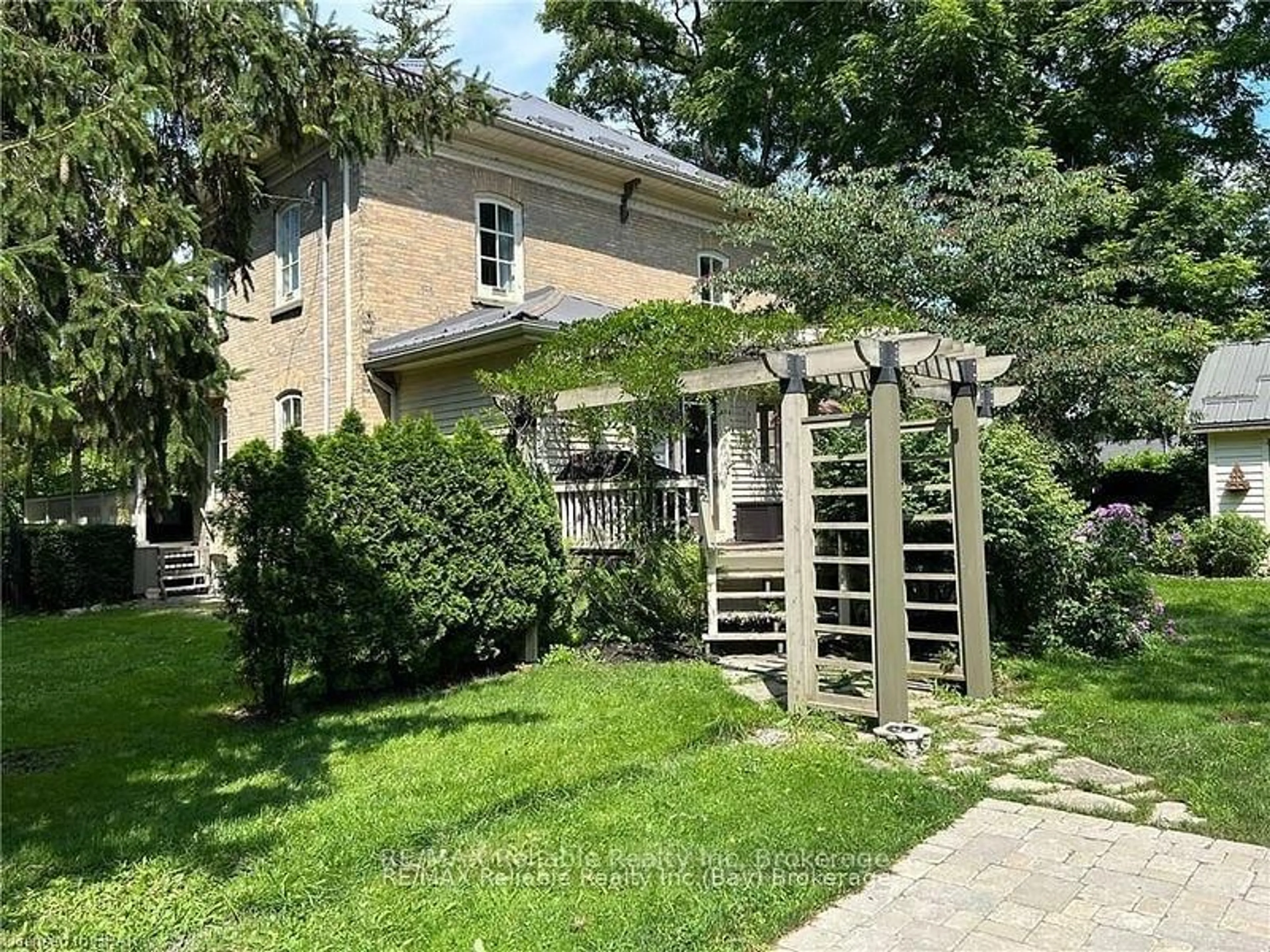 Unknown for 32 Bayfield Terr, Bluewater Ontario N0M 1G0