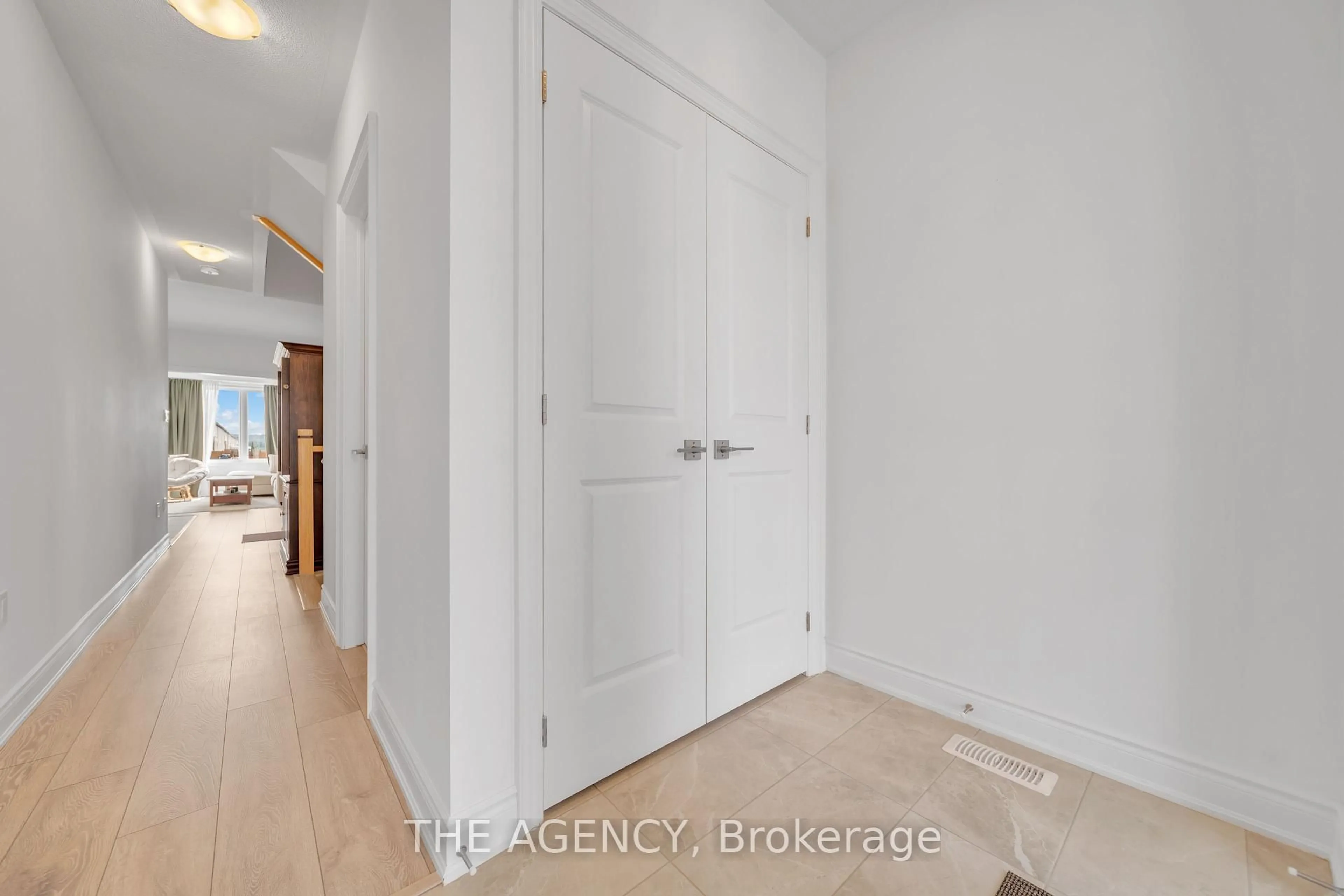 Indoor entryway for 17 Steer Rd, Erin Ontario N0B 1T0