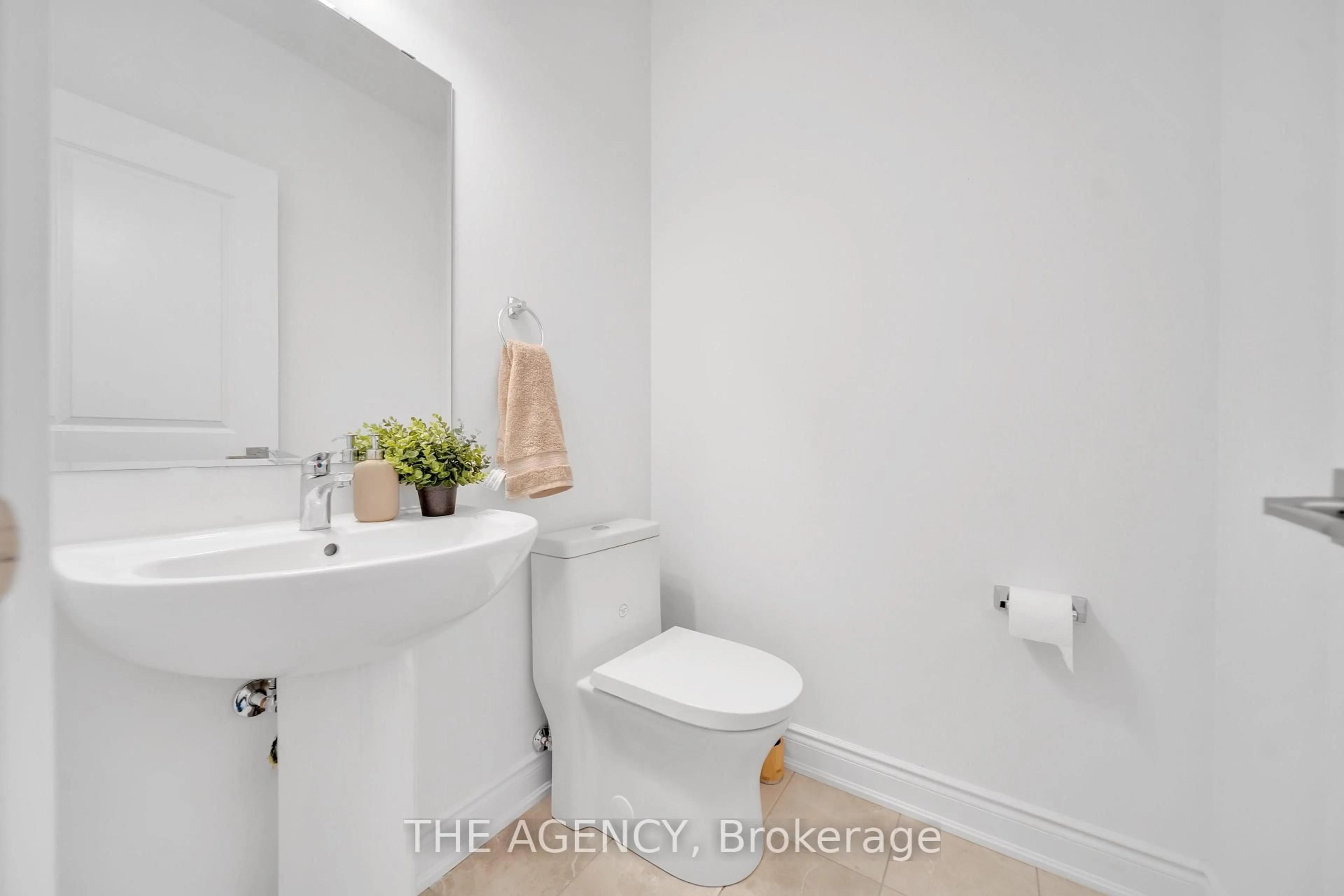 Standard bathroom, unknown for 17 Steer Rd, Erin Ontario N0B 1T0