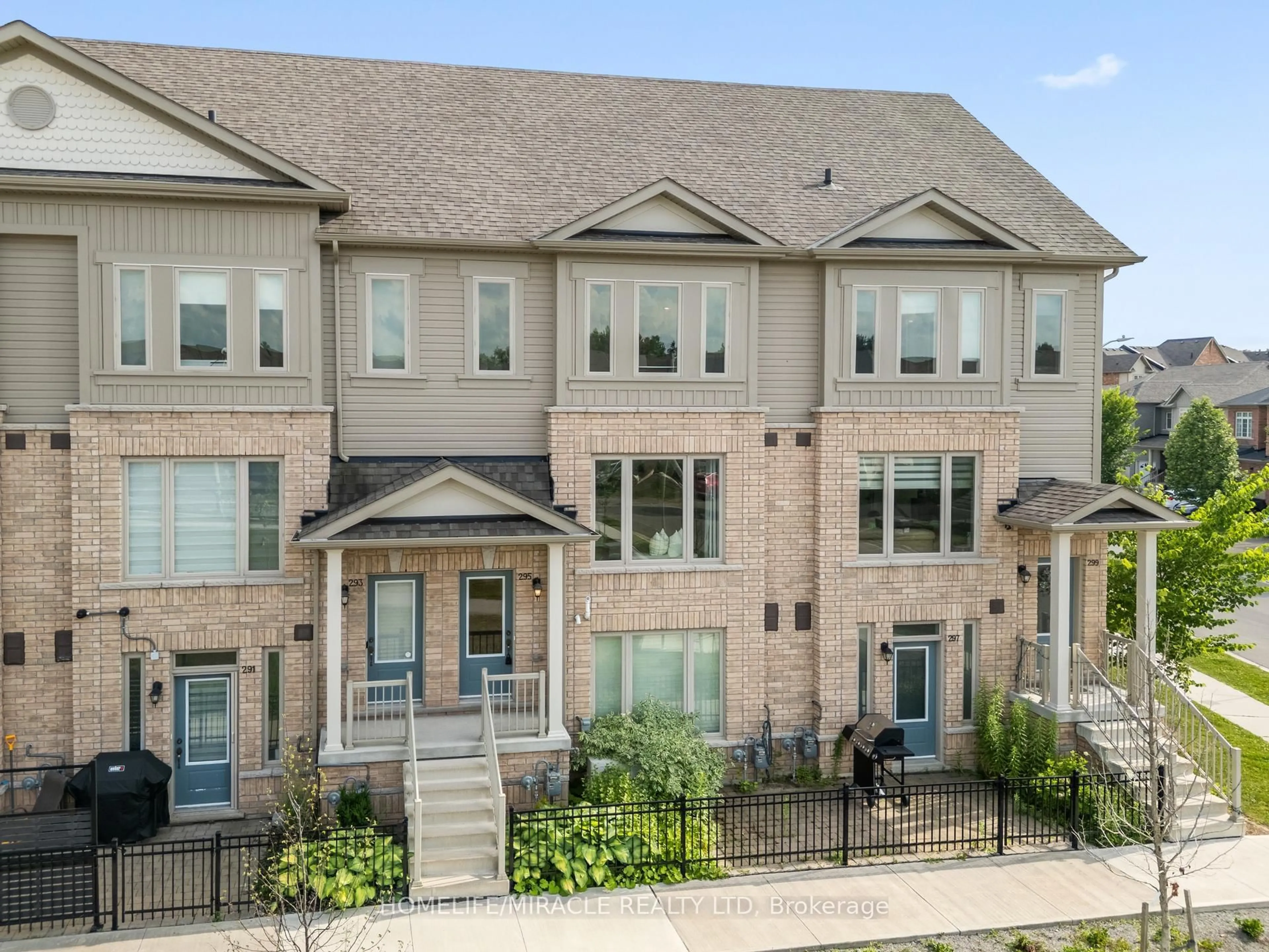 A pic from outside/outdoor area/front of a property/back of a property/a pic from drone, street for 295 Law Dr, Guelph Ontario N1E 0P7