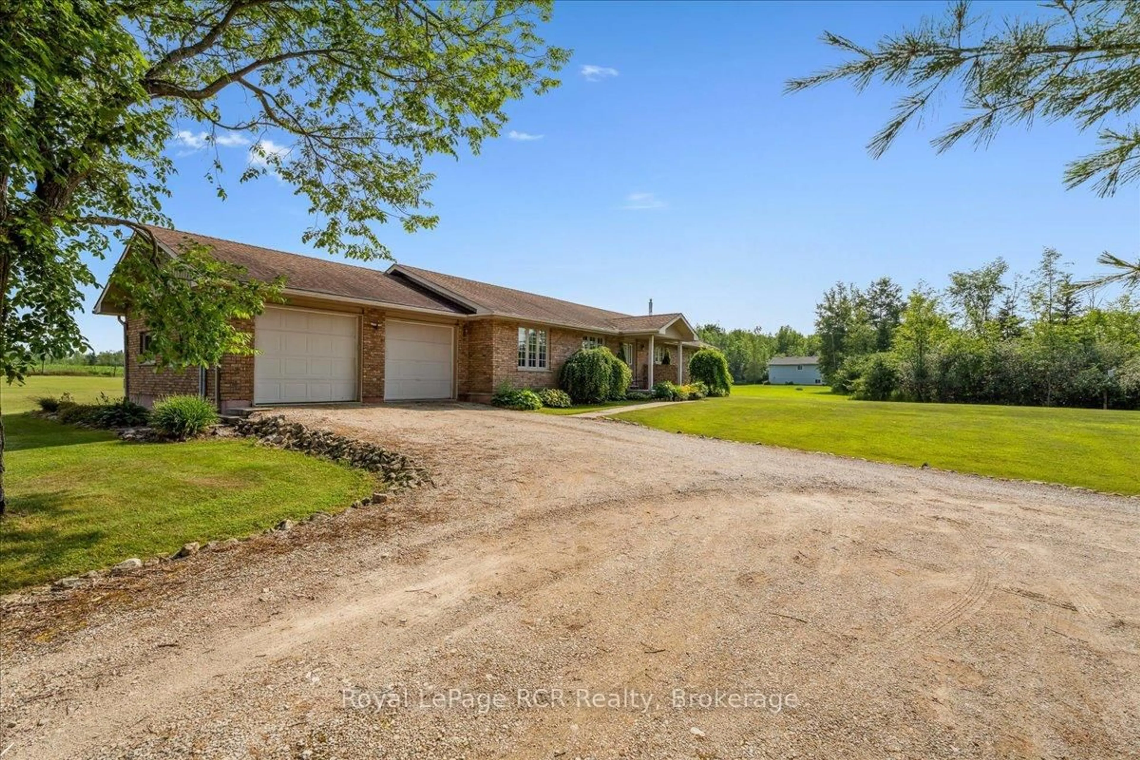 A pic from outside/outdoor area/front of a property/back of a property/a pic from drone, water/lake/river/ocean view for 104174 Grey 18 Rd, Meaford Ontario N0H 1E0