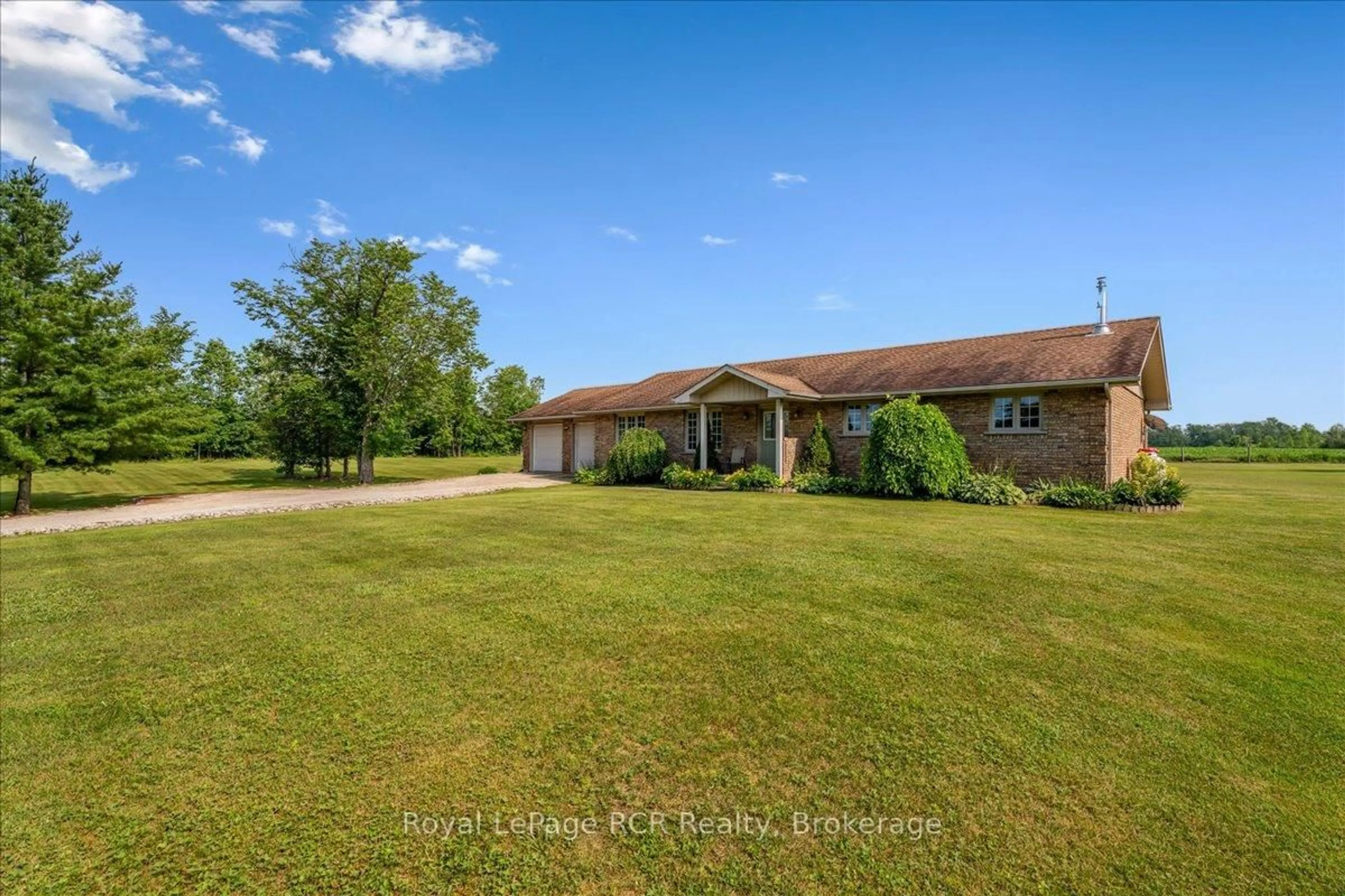 A pic from outside/outdoor area/front of a property/back of a property/a pic from drone, unknown for 104174 Grey 18 Rd, Meaford Ontario N0H 1E0