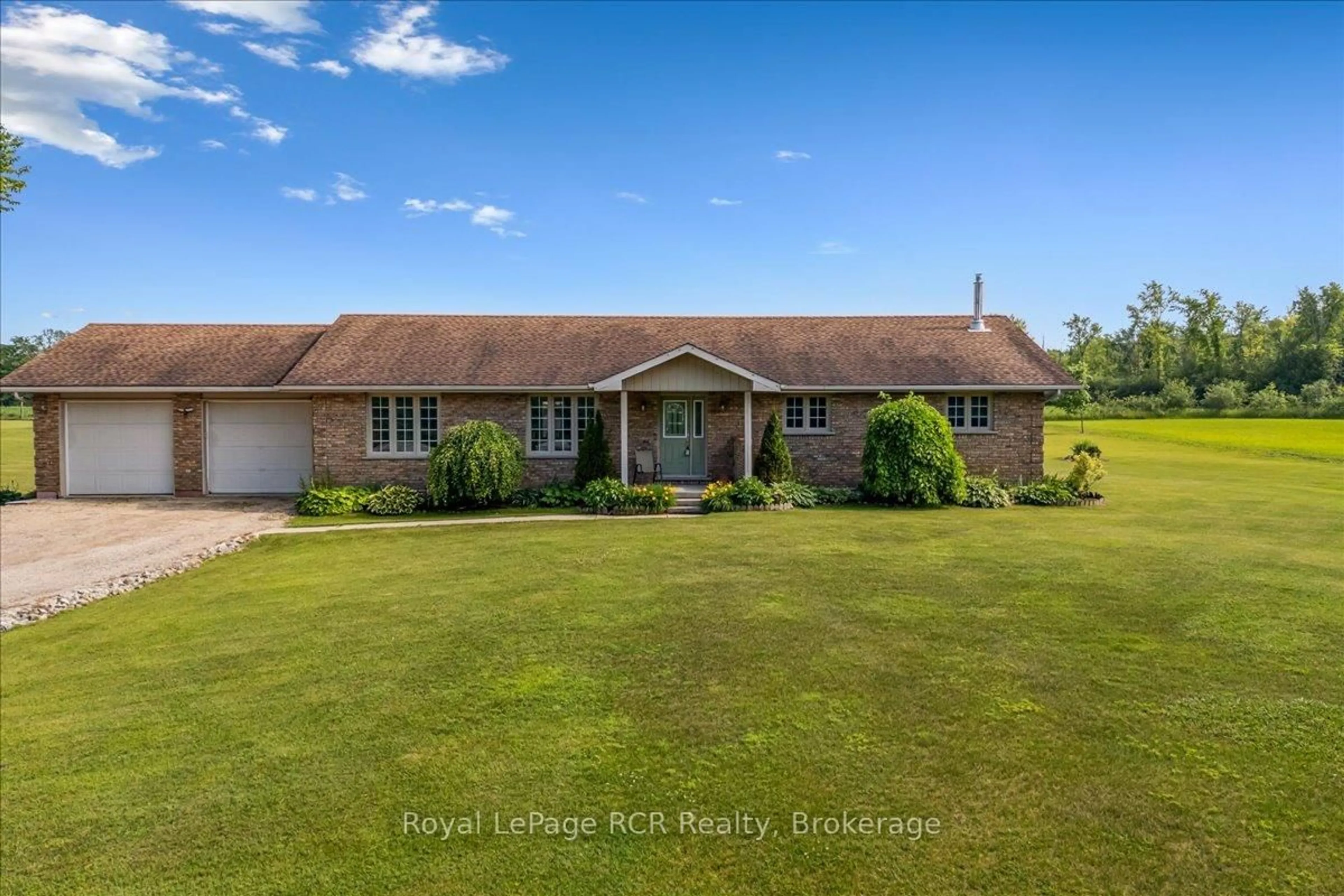 A pic from outside/outdoor area/front of a property/back of a property/a pic from drone, water/lake/river/ocean view for 104174 Grey 18 Rd, Meaford Ontario N0H 1E0