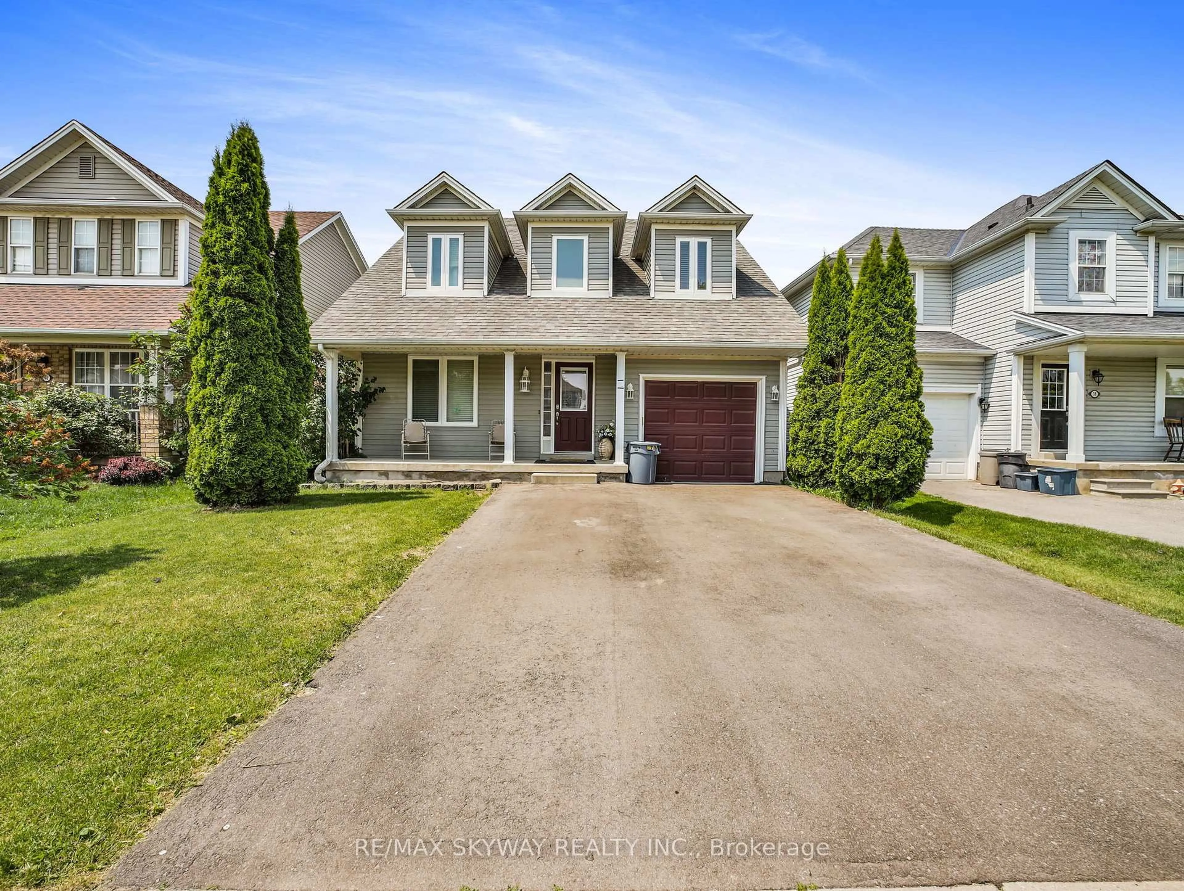 Home with vinyl exterior material, street for 40 Stowe Terr, Brantford Ontario N3T 6P2