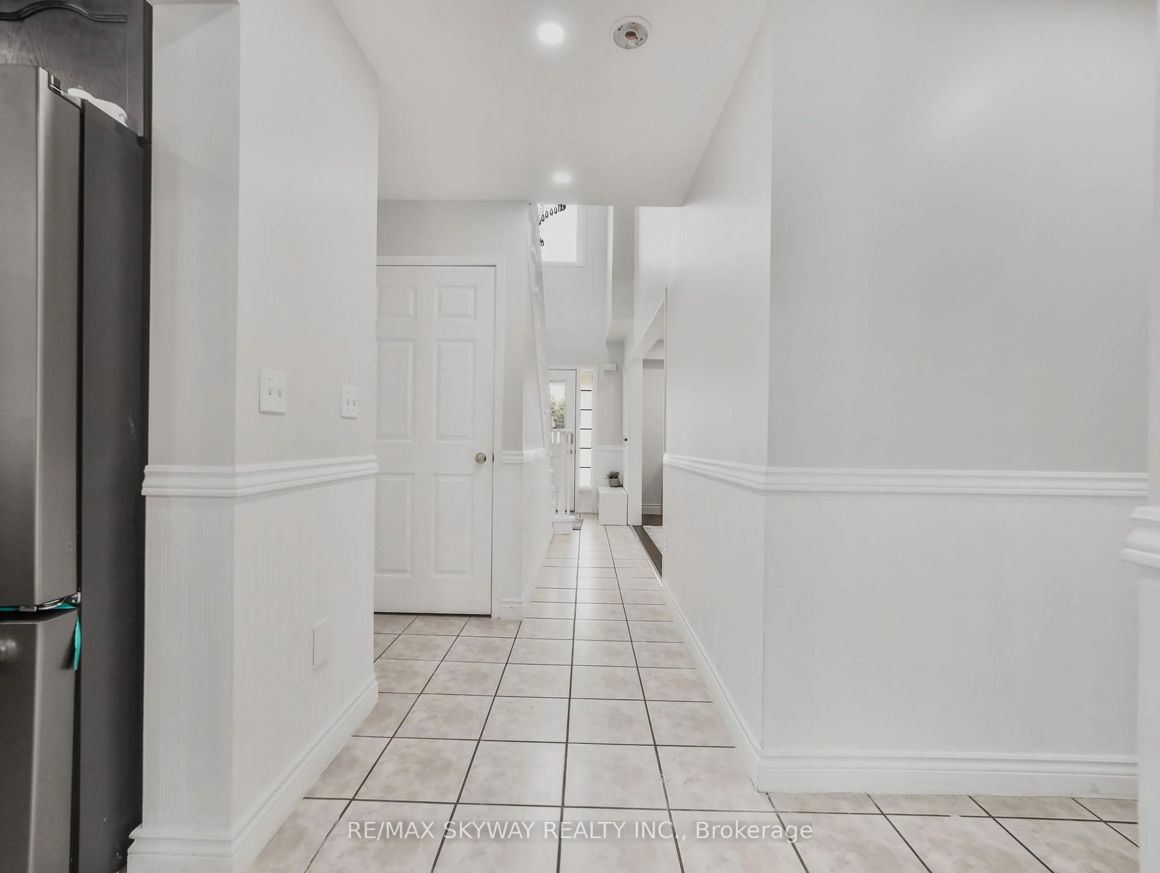 Indoor entryway for 40 Stowe Terr, Brantford Ontario N3T 6P2
