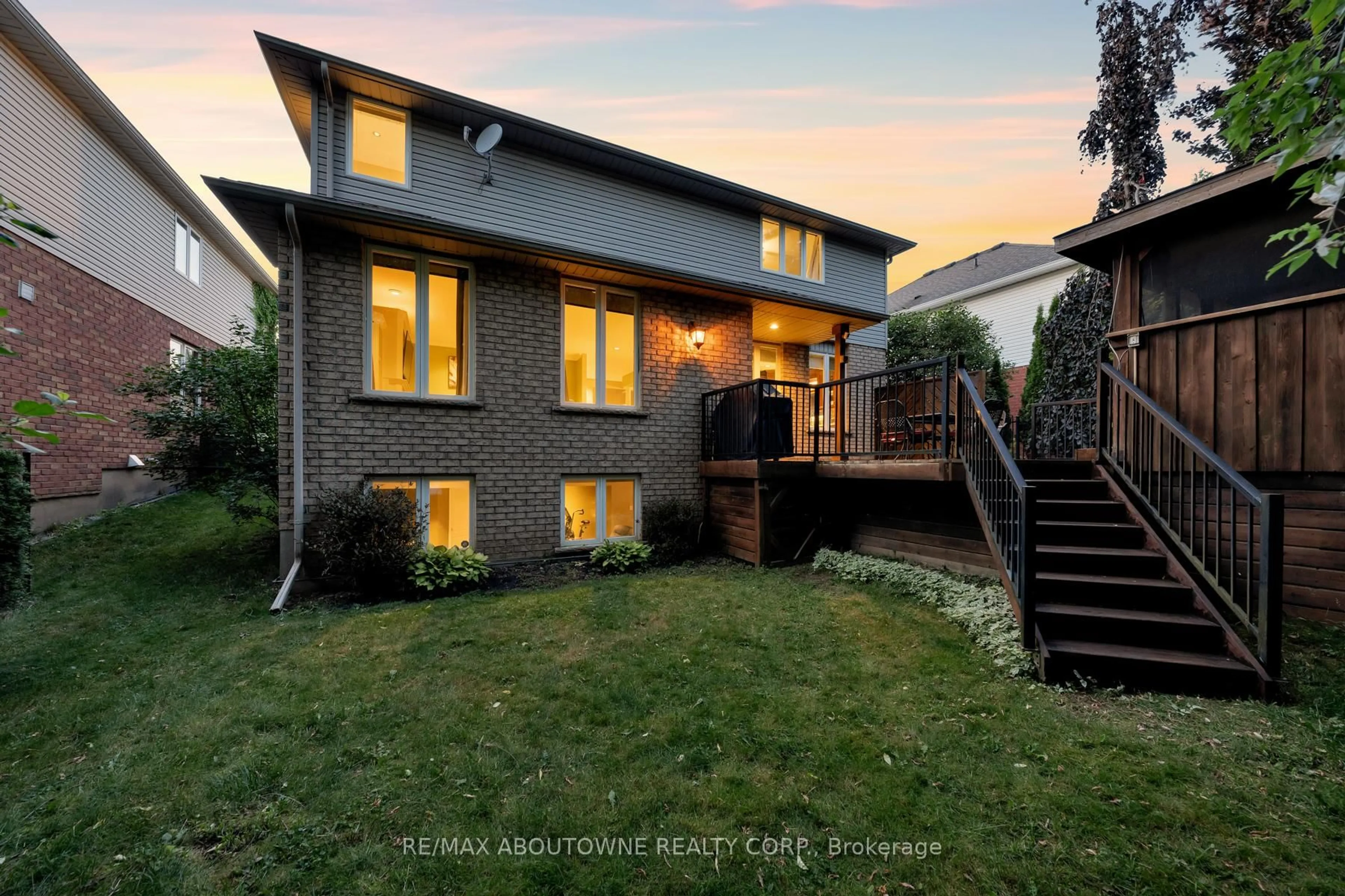 Home with brick exterior material, street for 42 Pearwood Crt, Kitchener Ontario N2P 2L1
