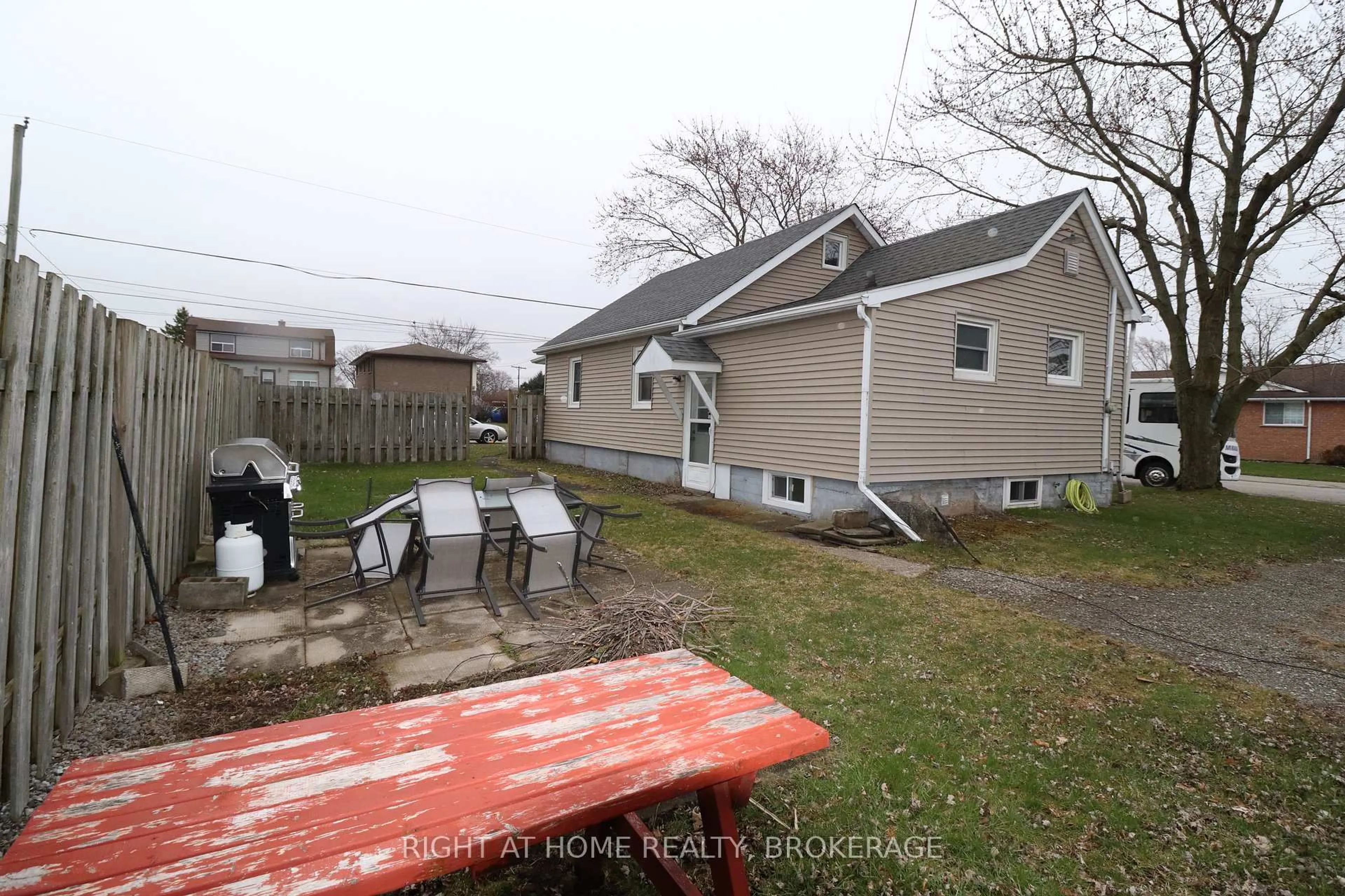 Unknown for 91 KNOLL St, Port Colborne Ontario L3K 5A8