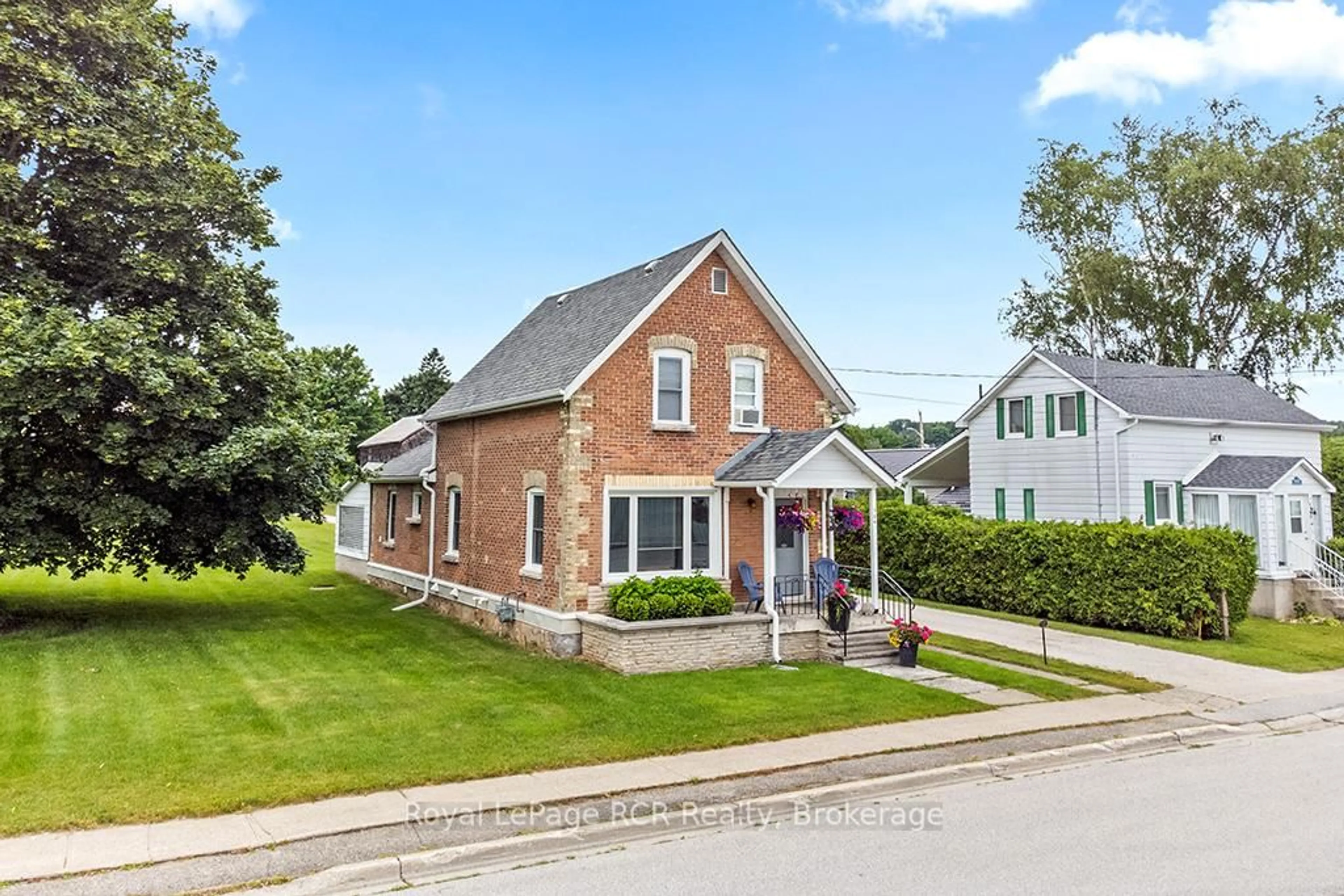 Home with brick exterior material, street for 524 Scott St, South Bruce Peninsula Ontario N0H 2T0