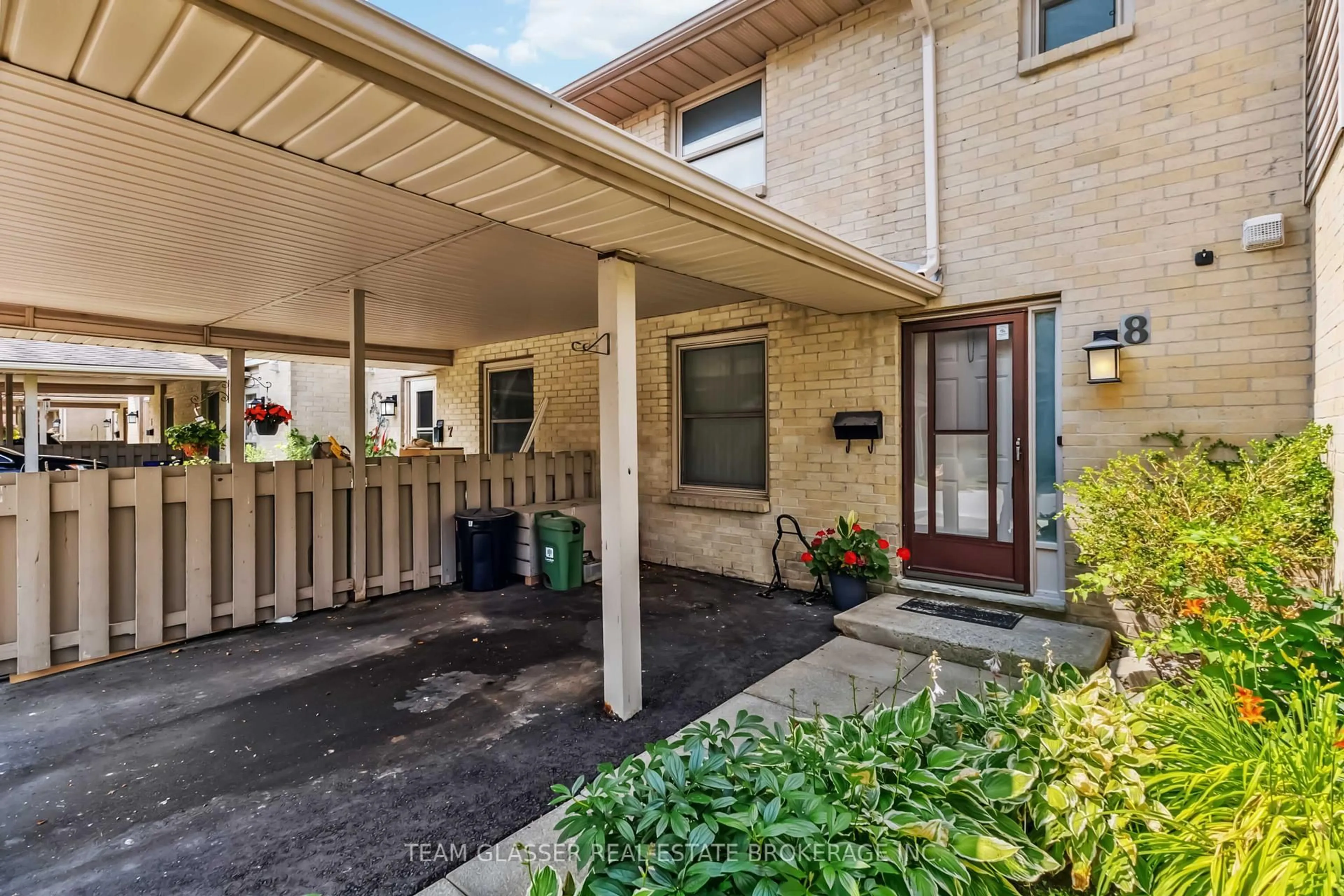 Patio, street for 1318 HIGHBURY Ave #8, London East Ontario N5Y 5E5