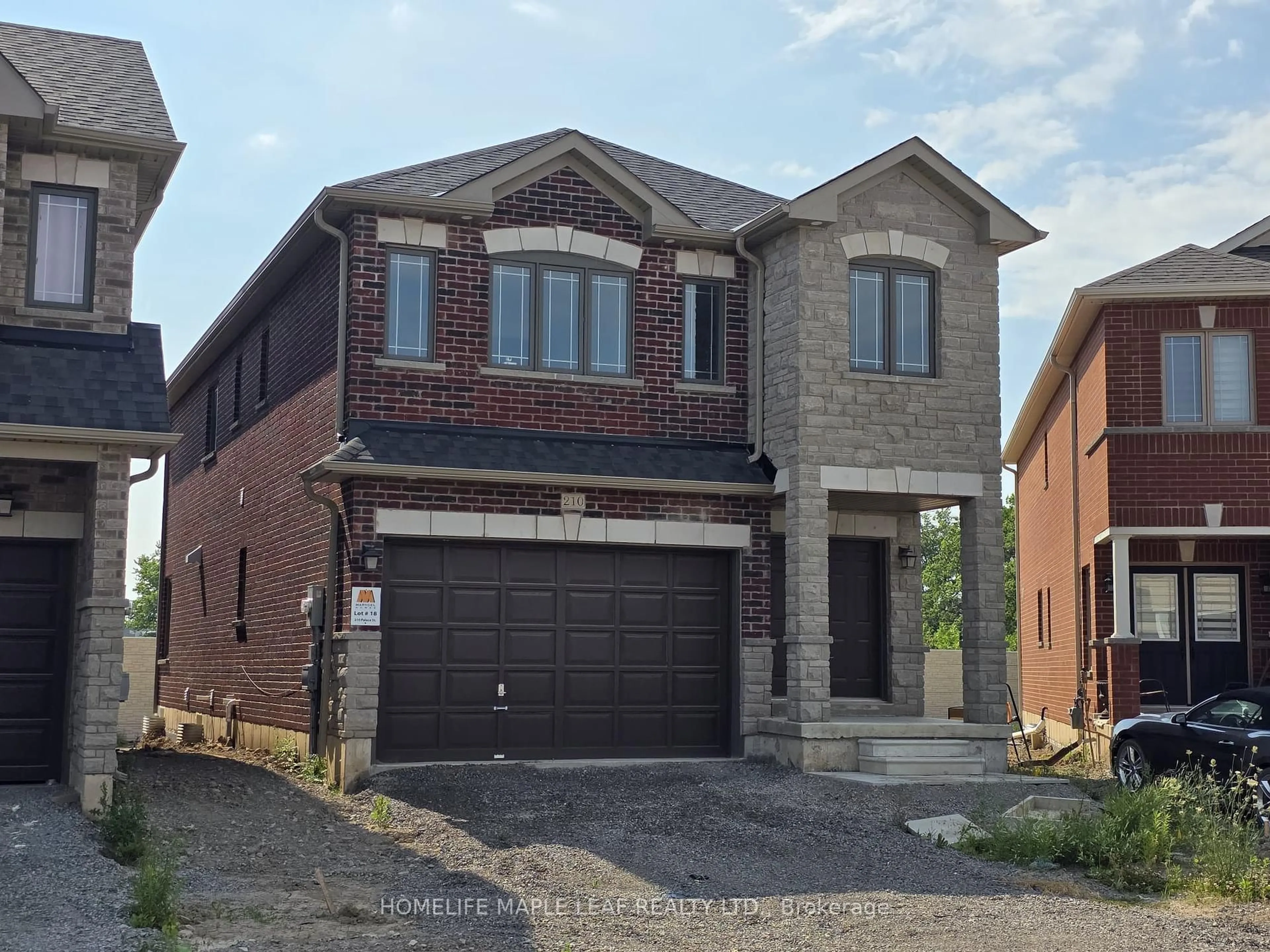 Home with brick exterior material, street for 210 Palace St, Thorold Ontario L2V 3P4