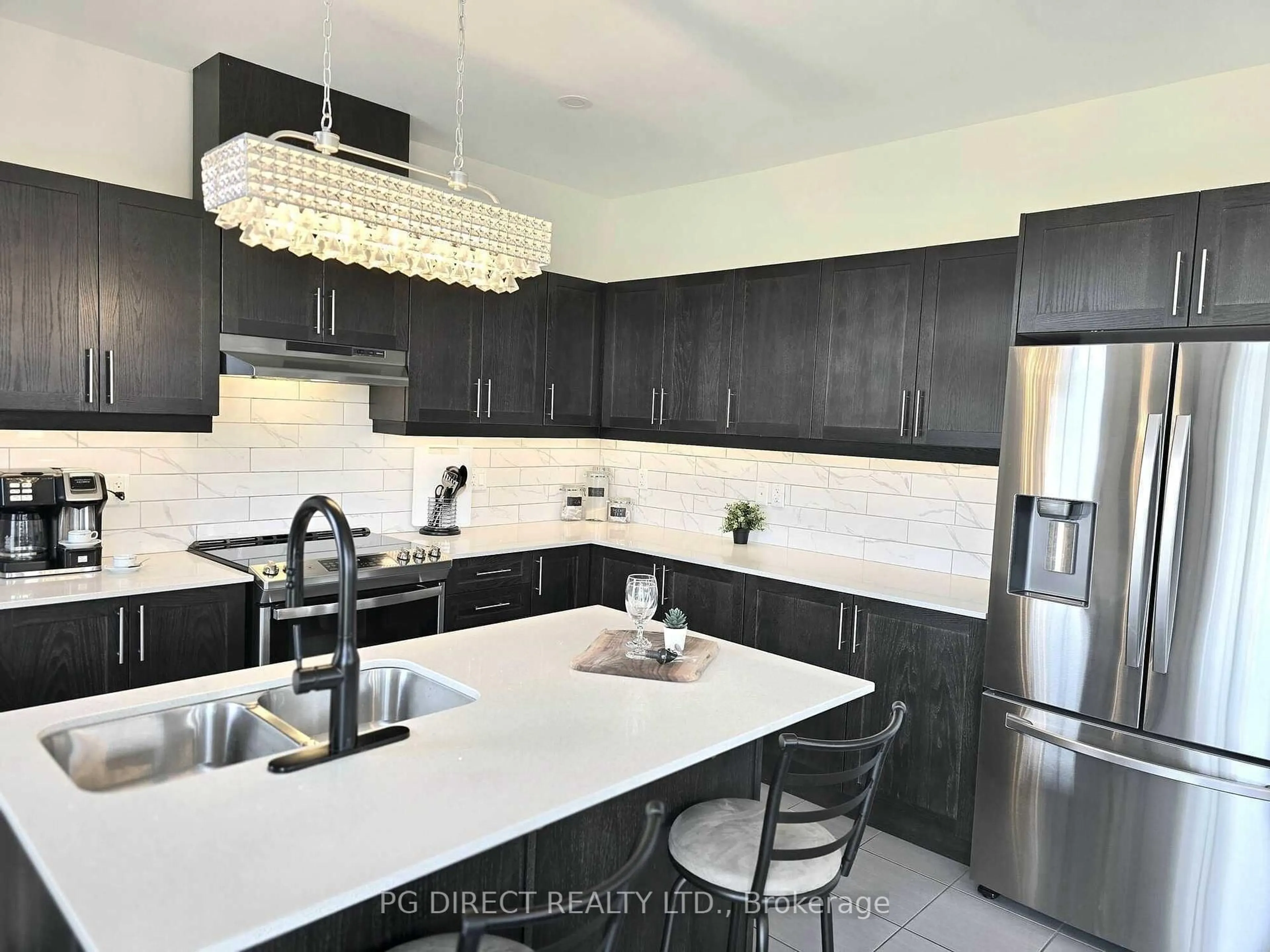 Contemporary kitchen, ceramic/tile floor for 10 Waterview Crt, Quinte West Ontario K0K 1L0