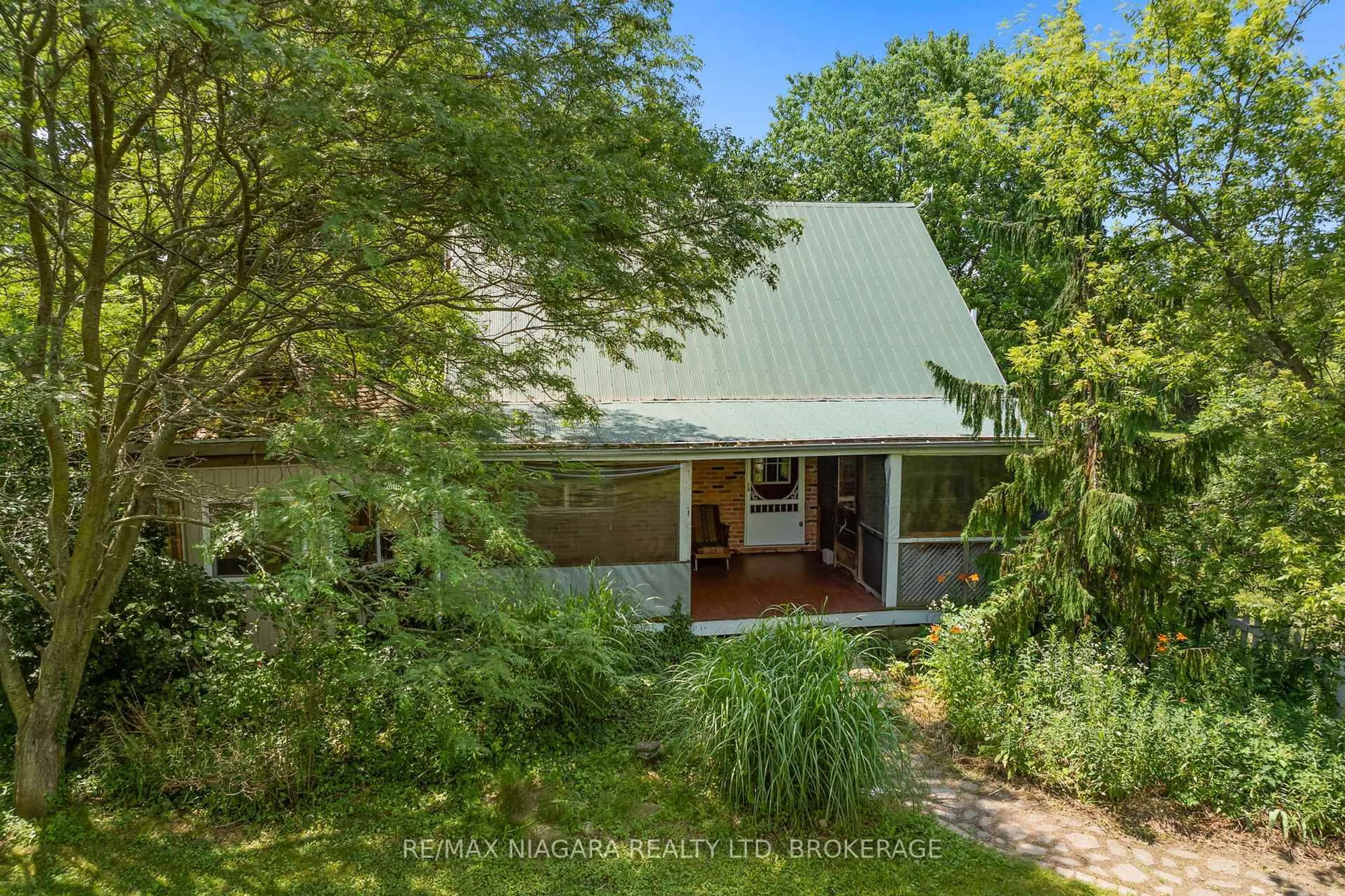 A pic from outside/outdoor area/front of a property/back of a property/a pic from drone, street for 5961 Learn Rd, Port Colborne Ontario L0S 1N0