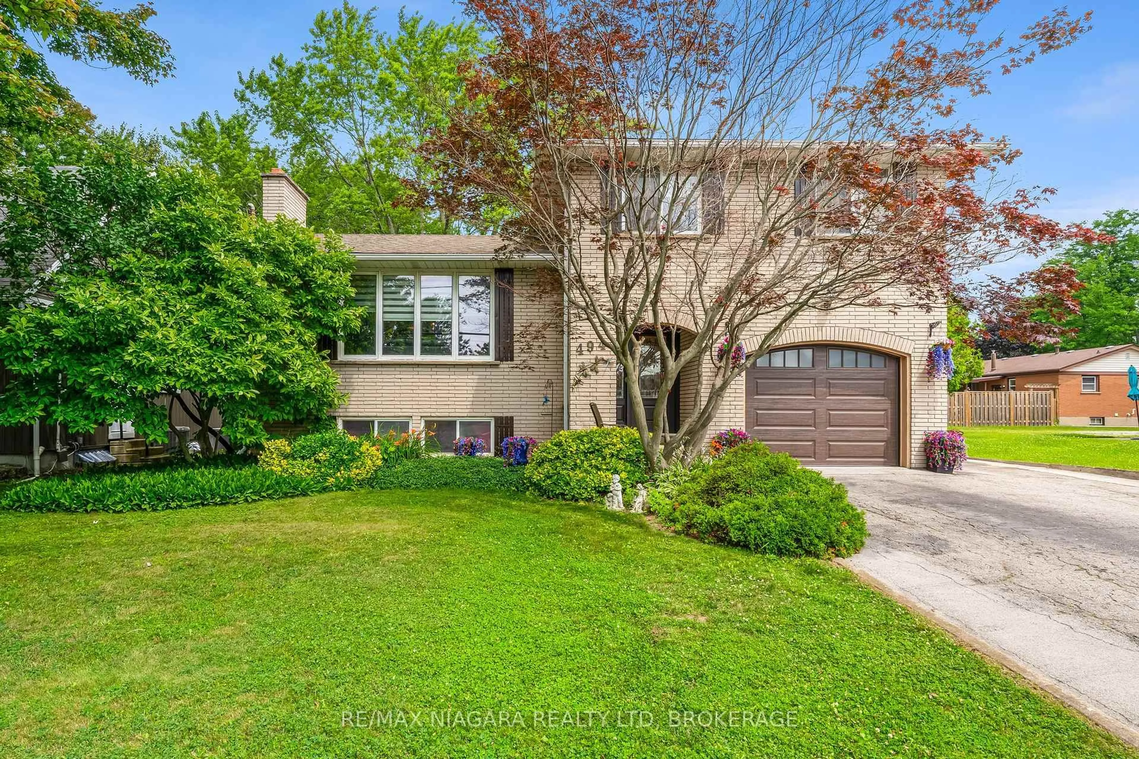 Unknown for 494 Fitch St, Welland Ontario L3C 4X1