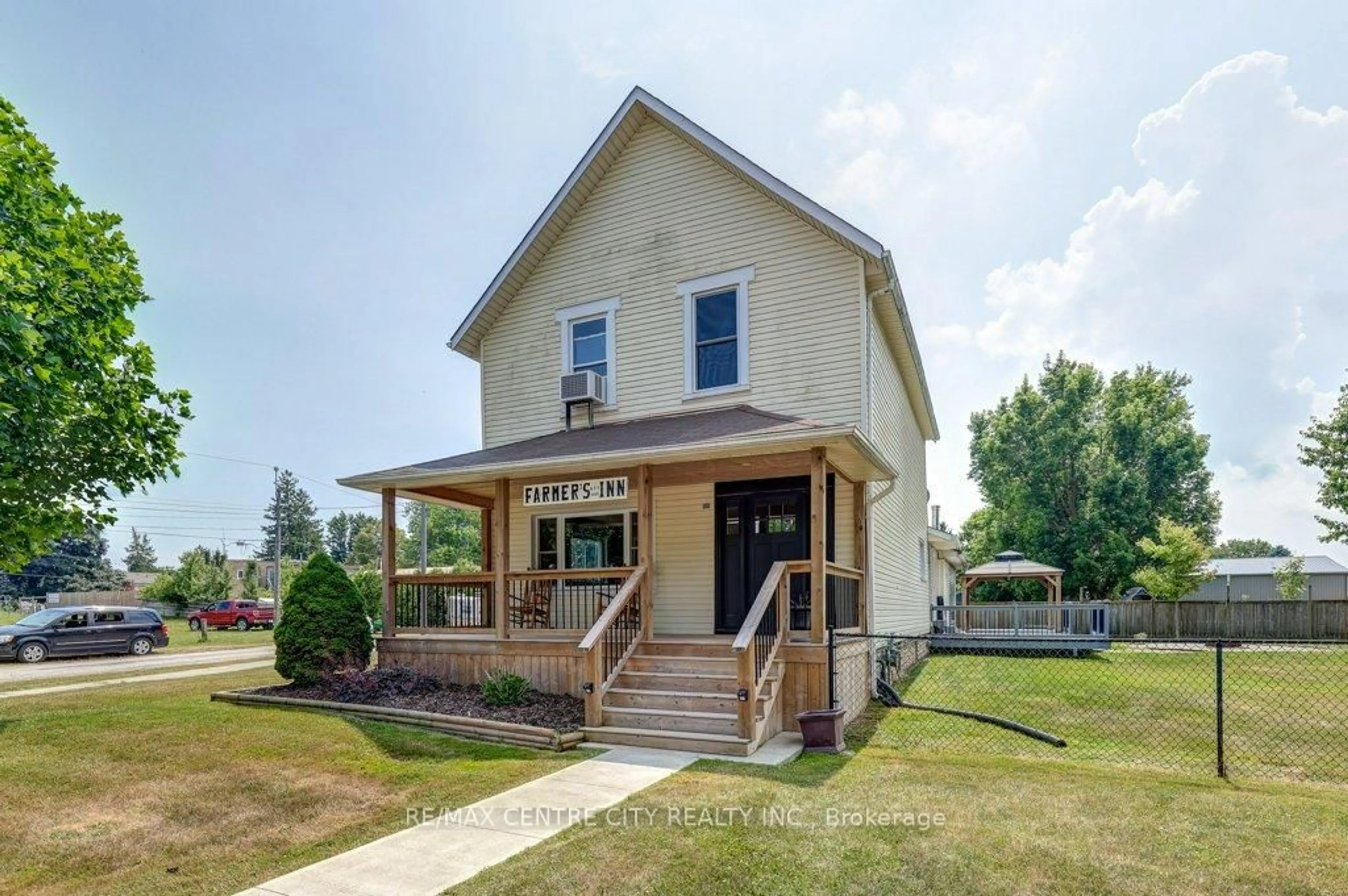 Home with vinyl exterior material, street for 7953 Union Rd, Southwold Ontario N0L 1K0