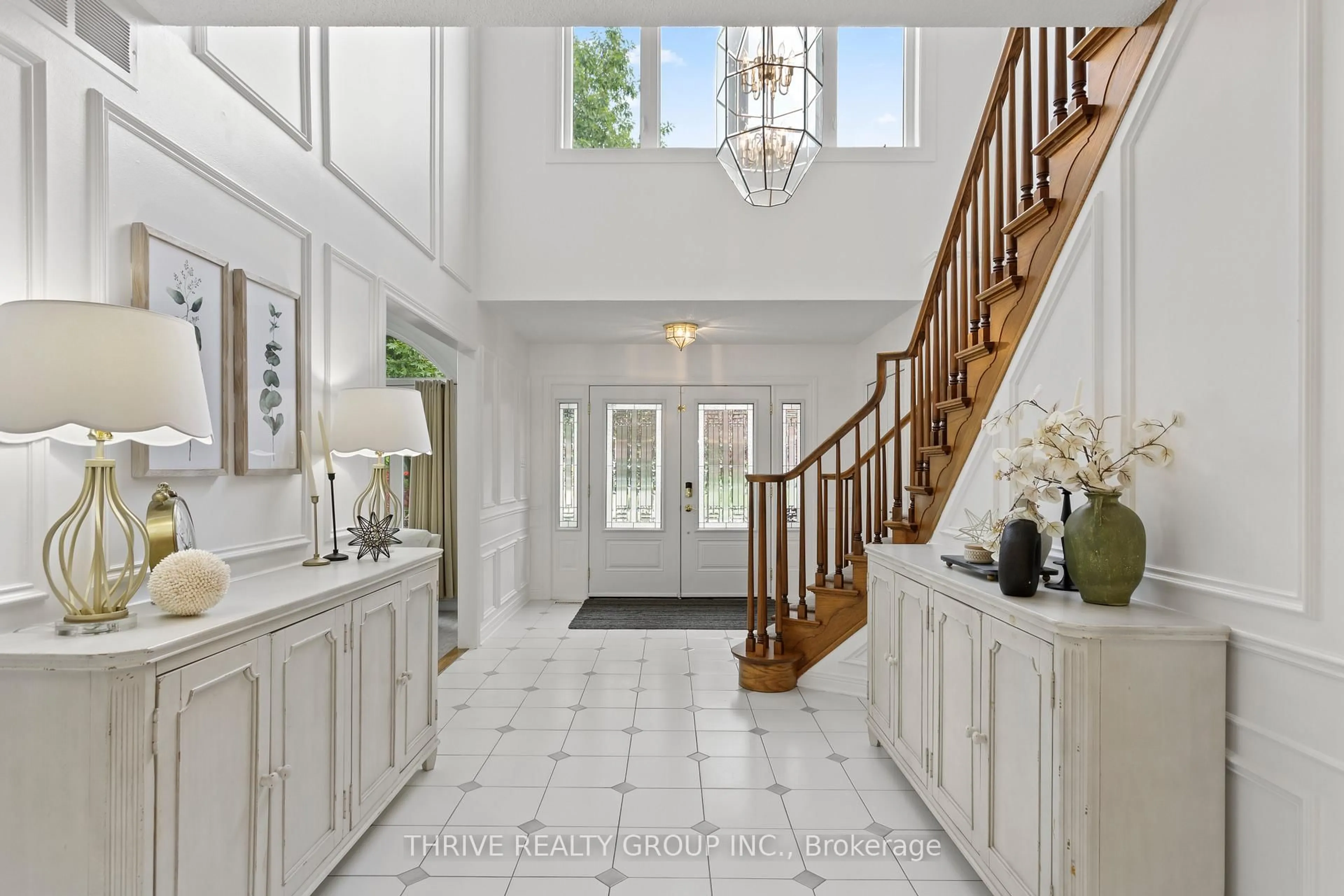 Indoor entryway for 499 Rosecliffe Terr, London South Ontario N6K 4H5