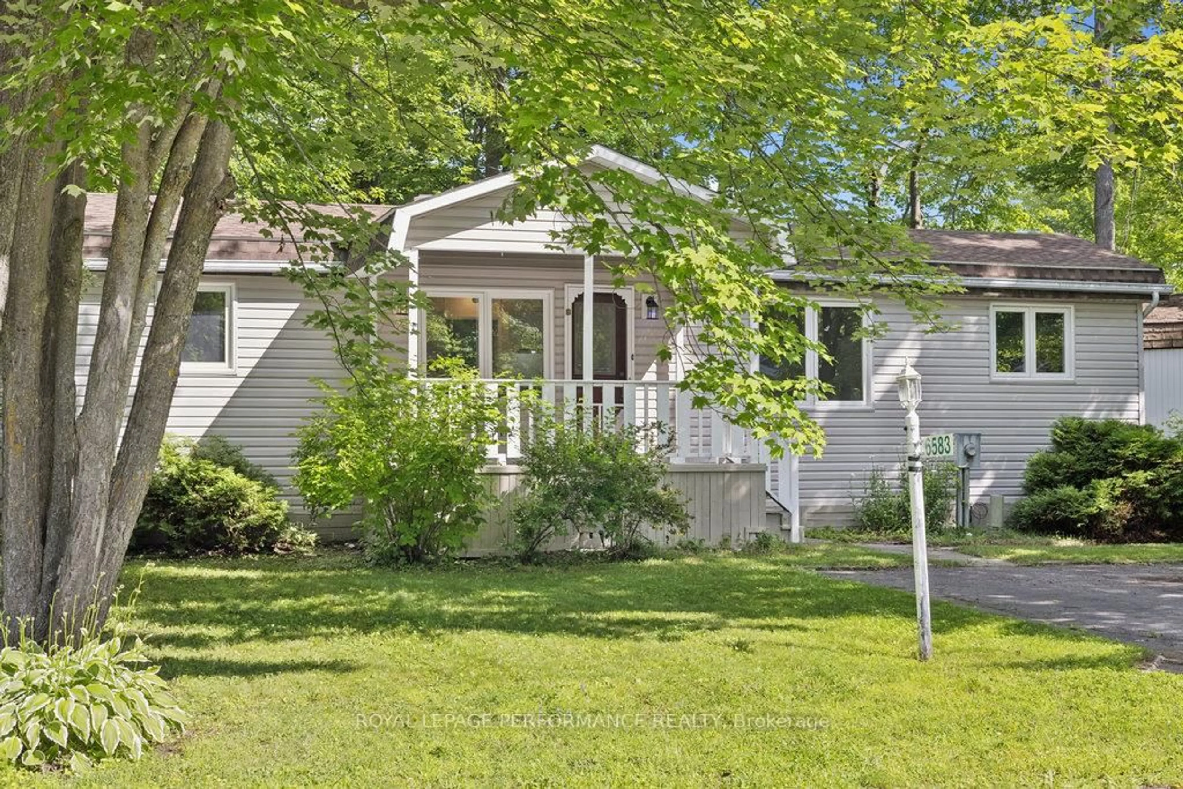 Unknown for 6583 Vista John Private, Greely Ontario K4P 1C8