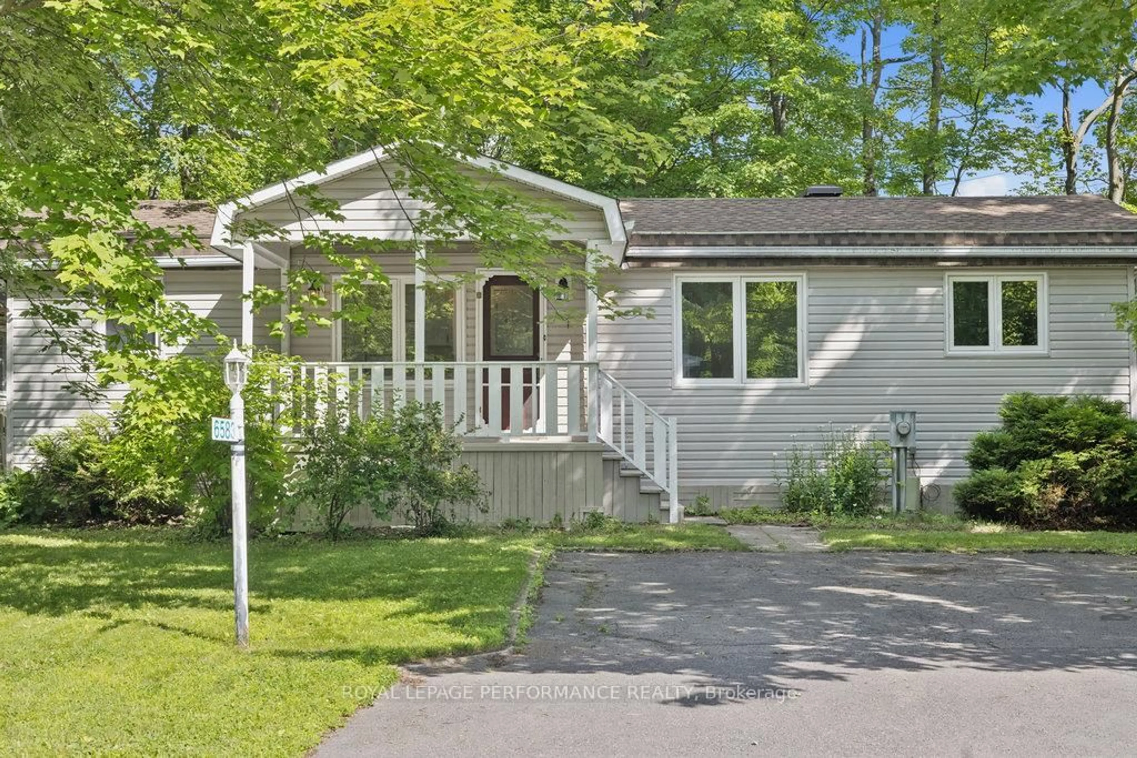Unknown for 6583 Vista John Private, Greely Ontario K4P 1C8