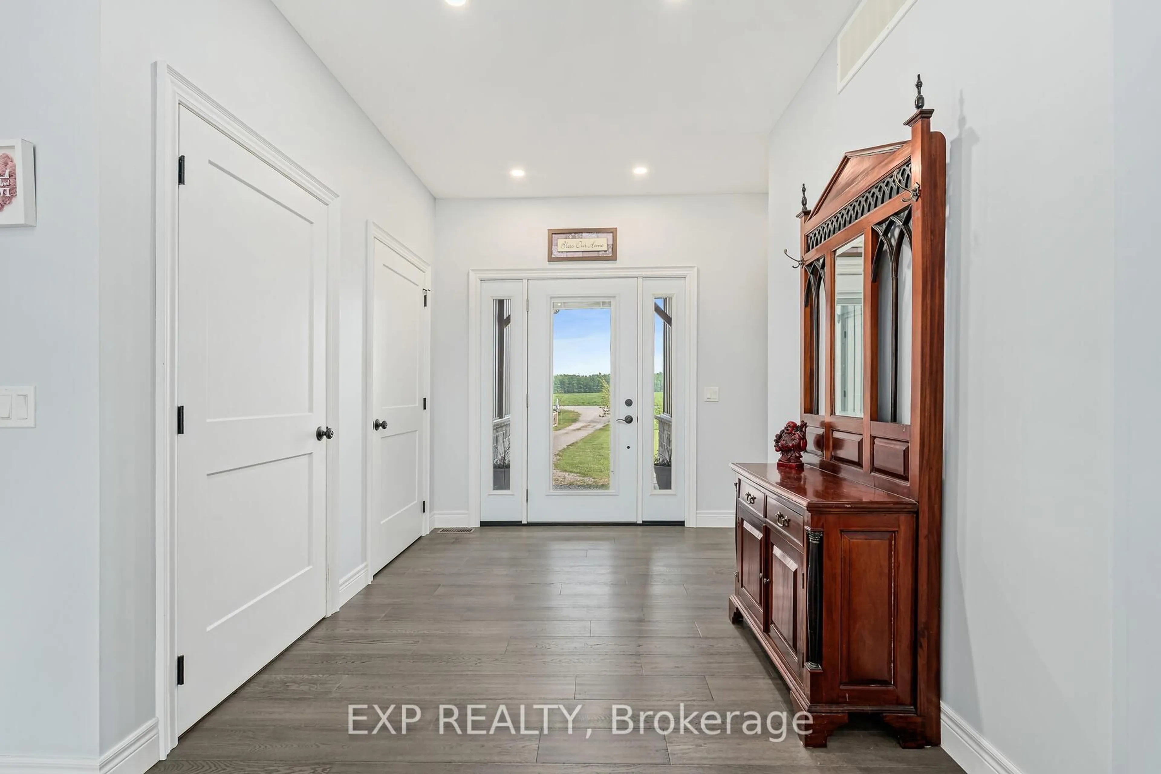 Indoor entryway for 706183 County Rd 21, Mulmur Ontario L9V 0W4