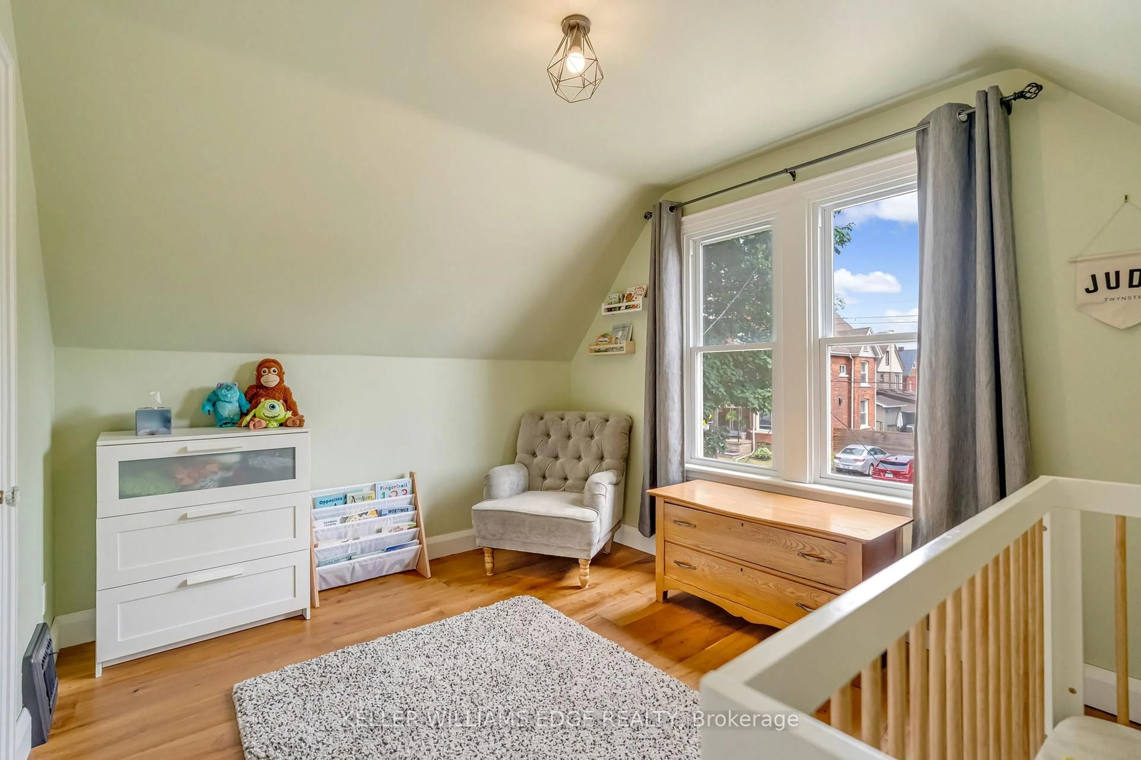 Living room with furniture, unknown for 52 Delaware Ave, Hamilton Ontario L8M 1T4