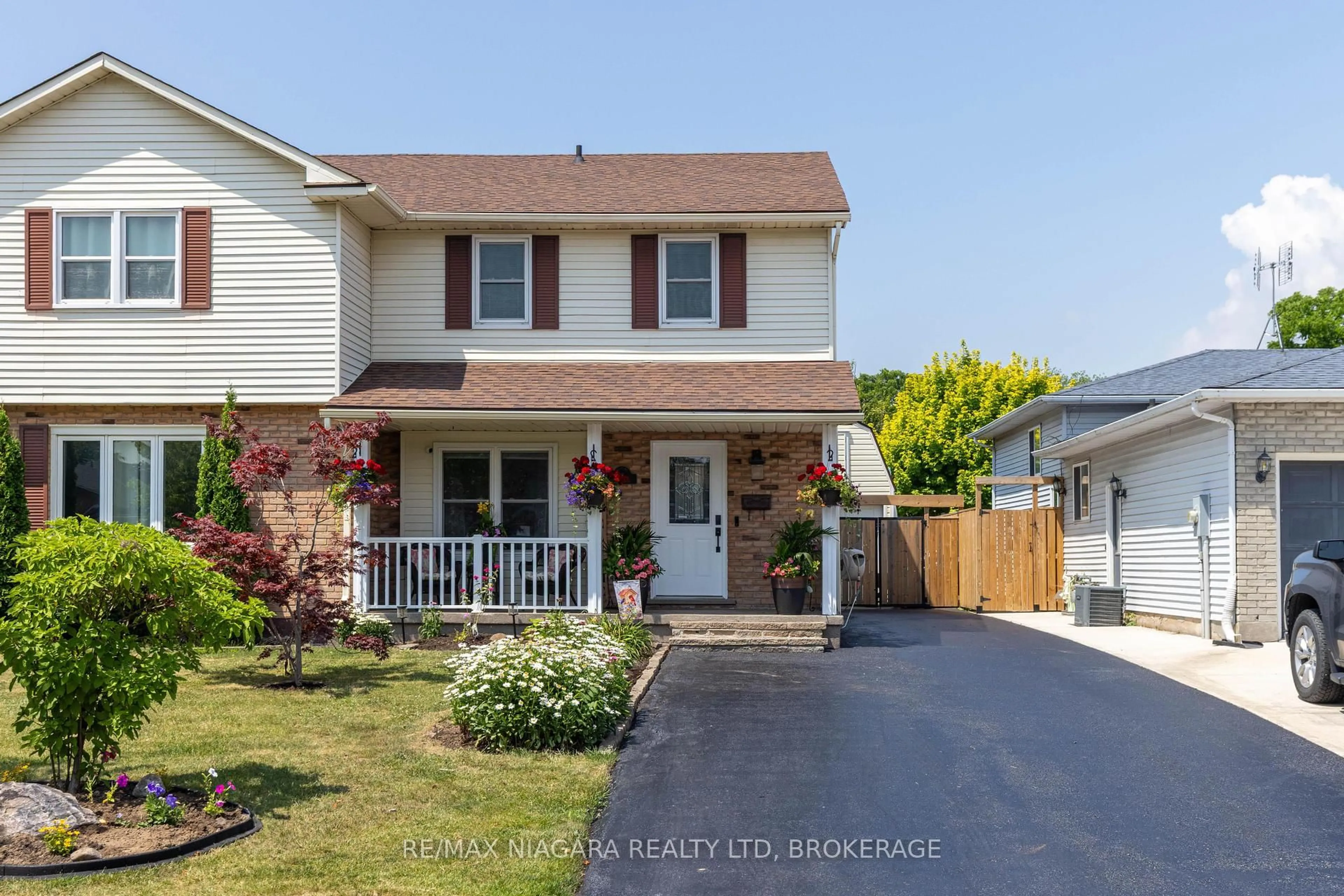 Home with vinyl exterior material, street for 8 Apollo Dr, Port Colborne Ontario L3K 6B3