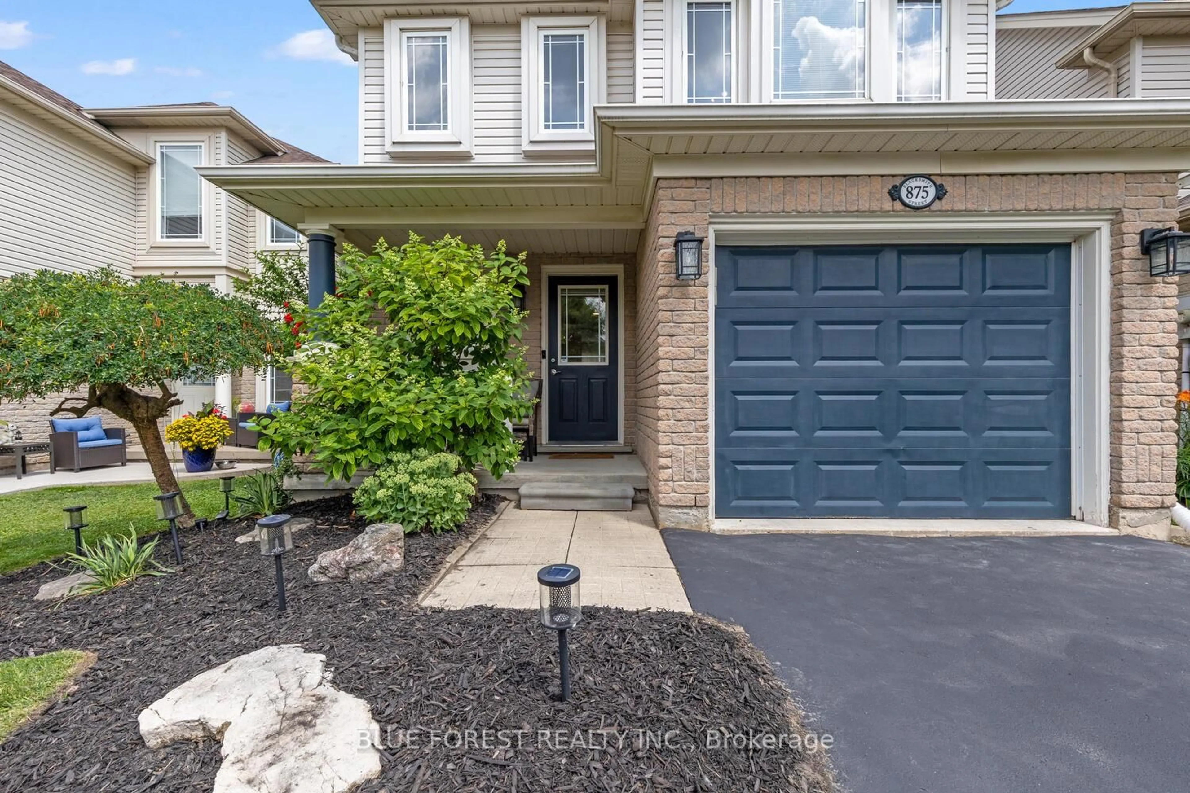 Unknown for 875 Blacksmith St, London North Ontario N6H 5R5