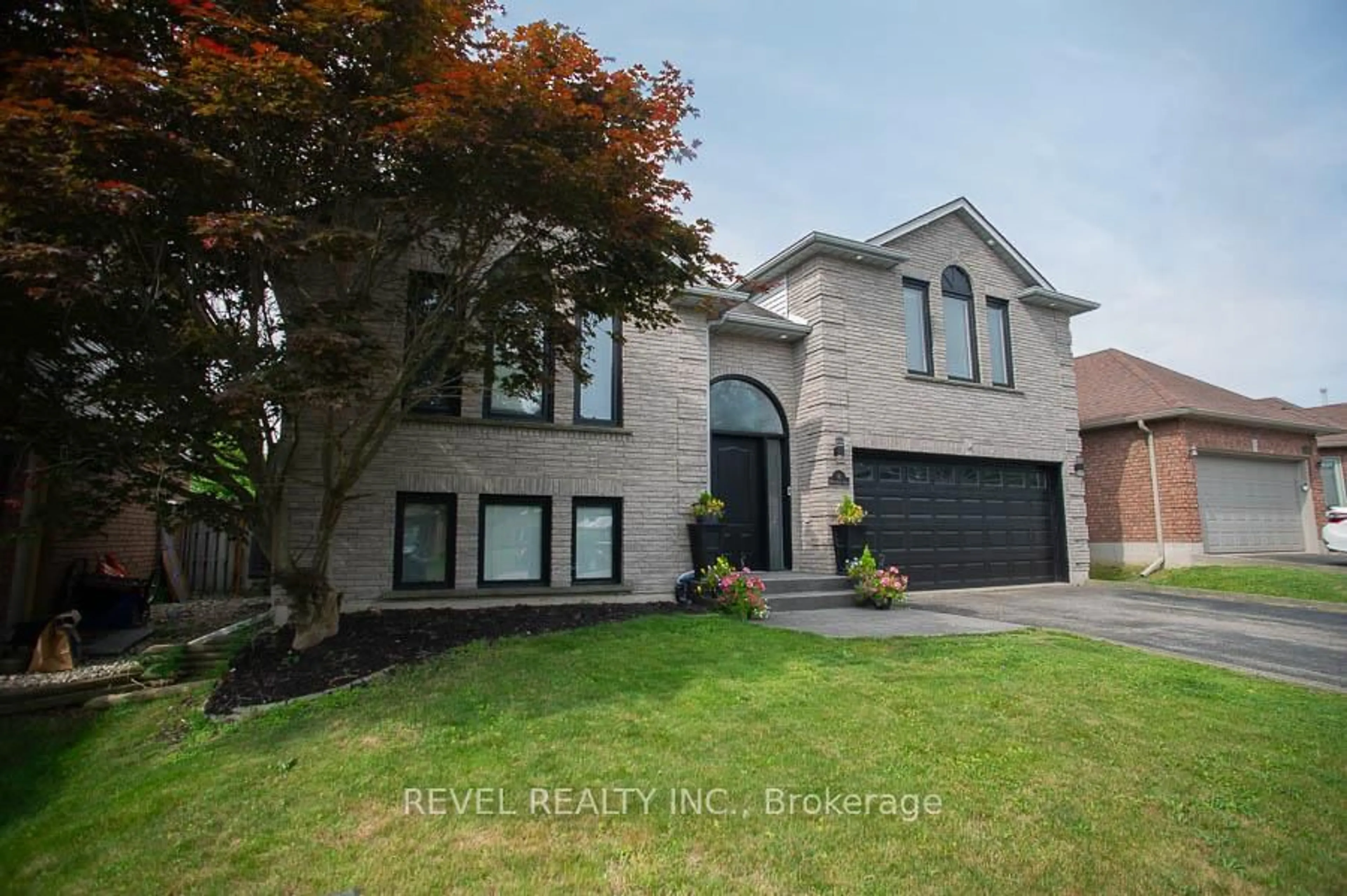 Home with brick exterior material, street for 11 Maplecrest Lane, Brantford Ontario N3R 7V1