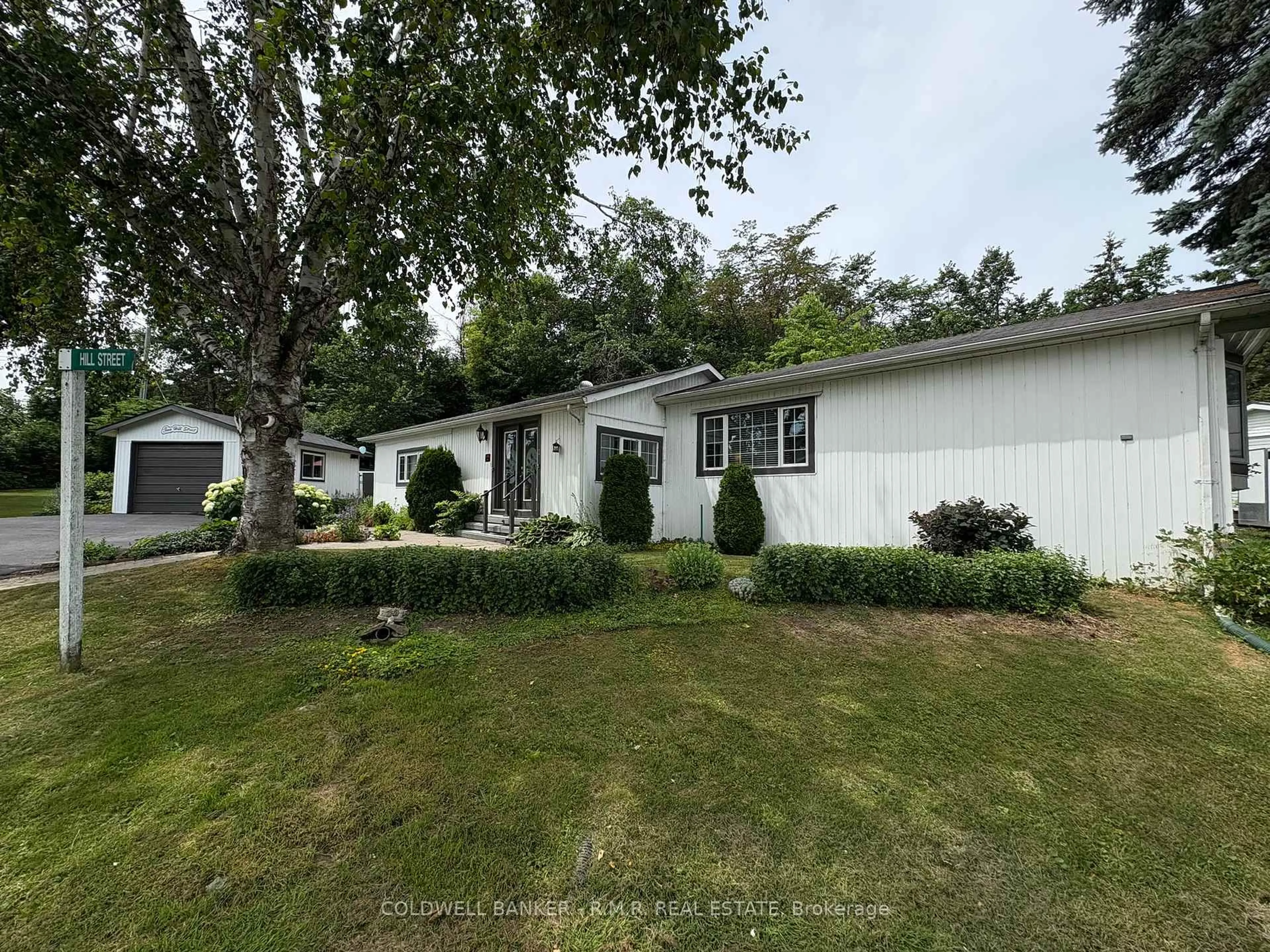 A pic from outside/outdoor area/front of a property/back of a property/a pic from drone, street for 2 Hill St, Kawartha Lakes Ontario K9V 0H5