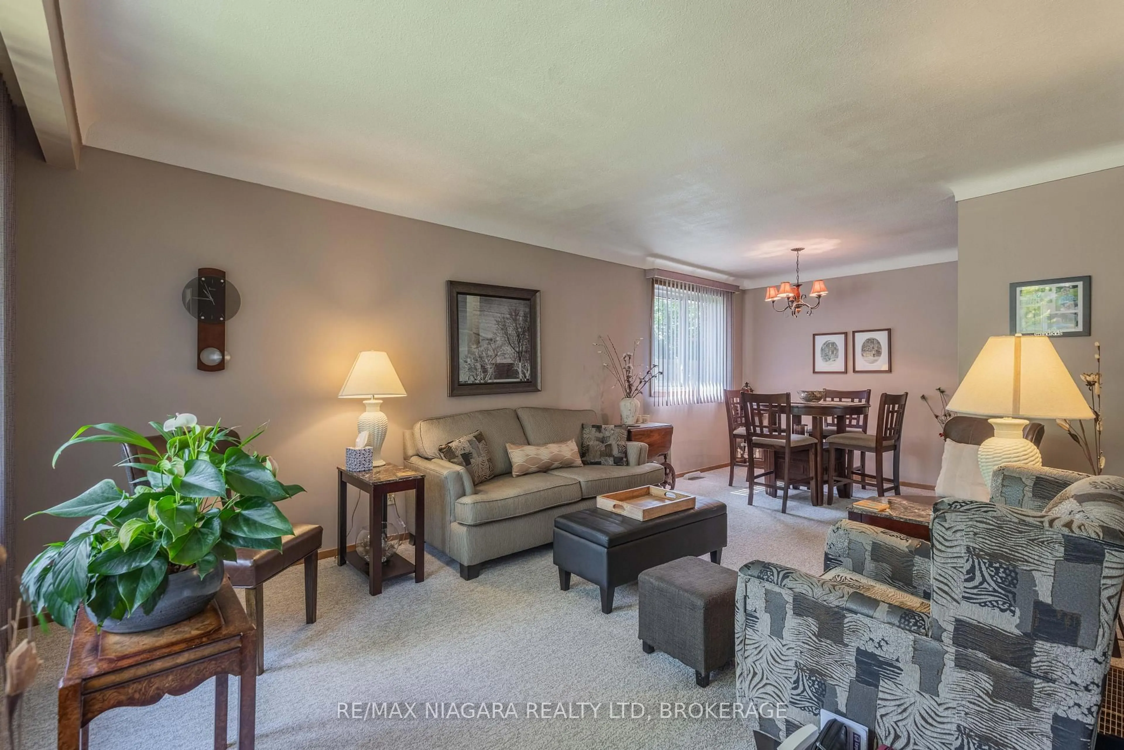 Living room with furniture, unknown for 8164 Niven St, Niagara Falls Ontario L2H 2C1
