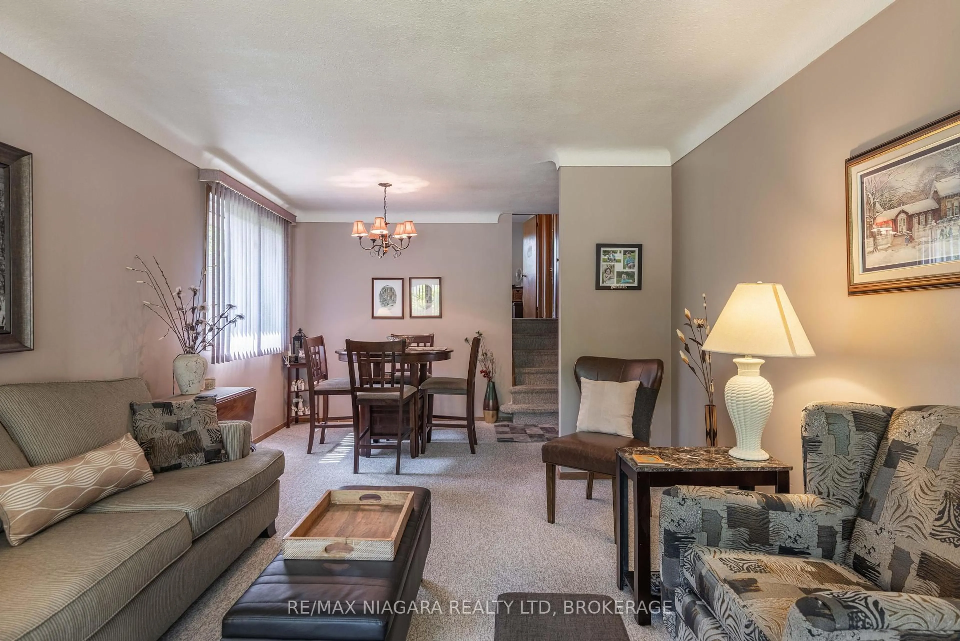 Living room with furniture, unknown for 8164 Niven St, Niagara Falls Ontario L2H 2C1