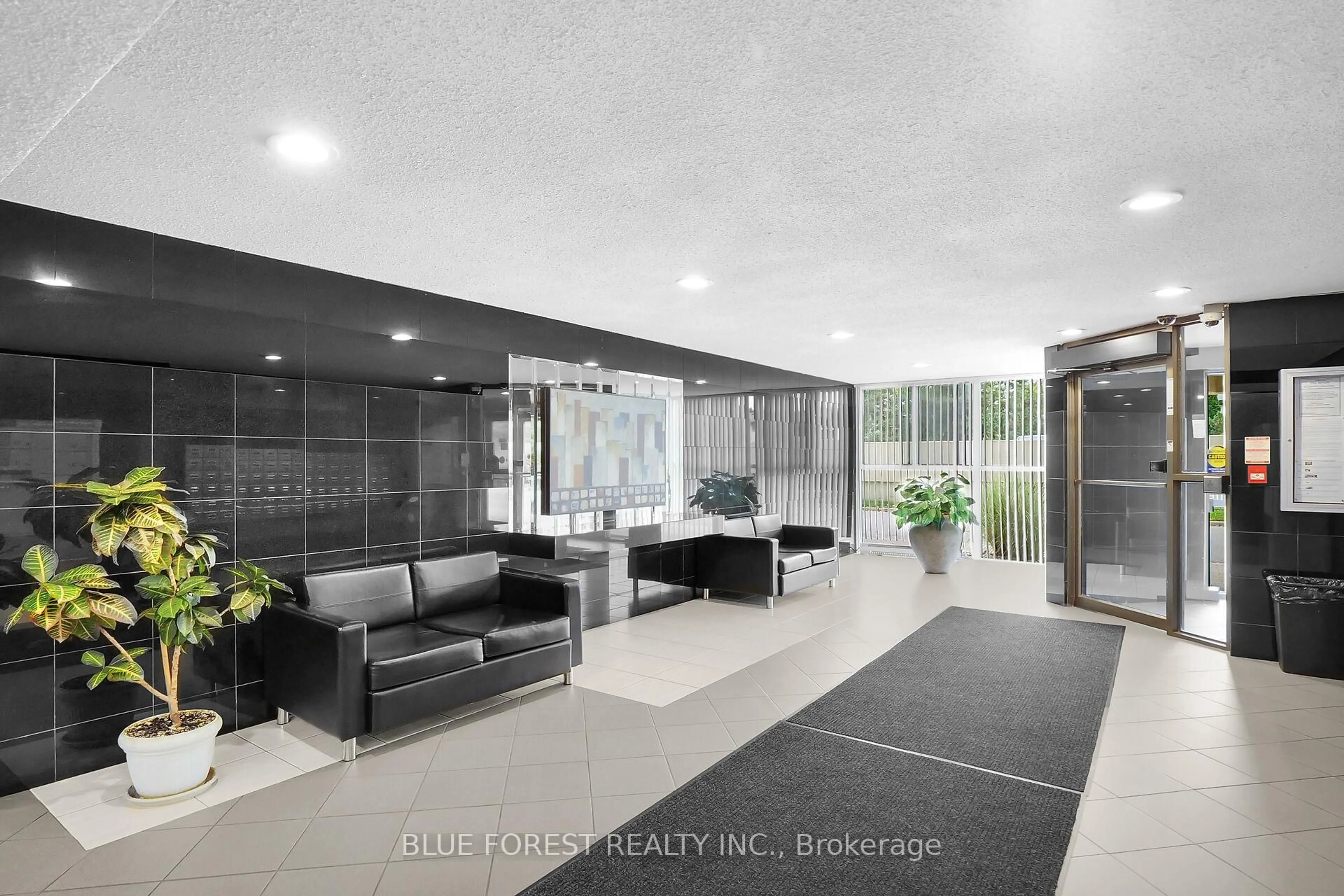 Lobby for 127 Belmont Dr #909, London South Ontario N6J 4J7