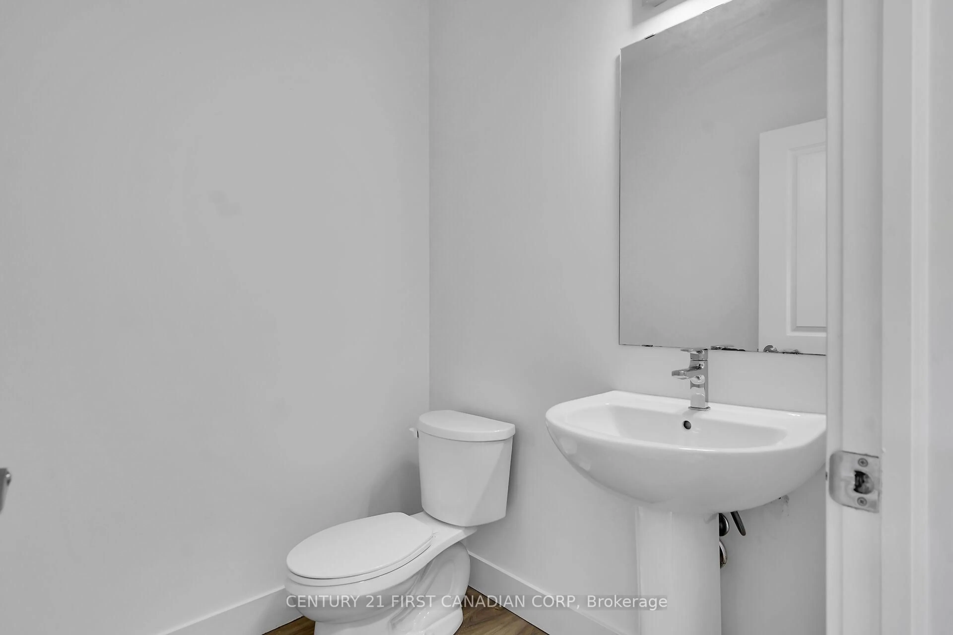 Standard bathroom, floor is not visible for 3635 Southbridge Ave #31, London South Ontario N6L 0G8