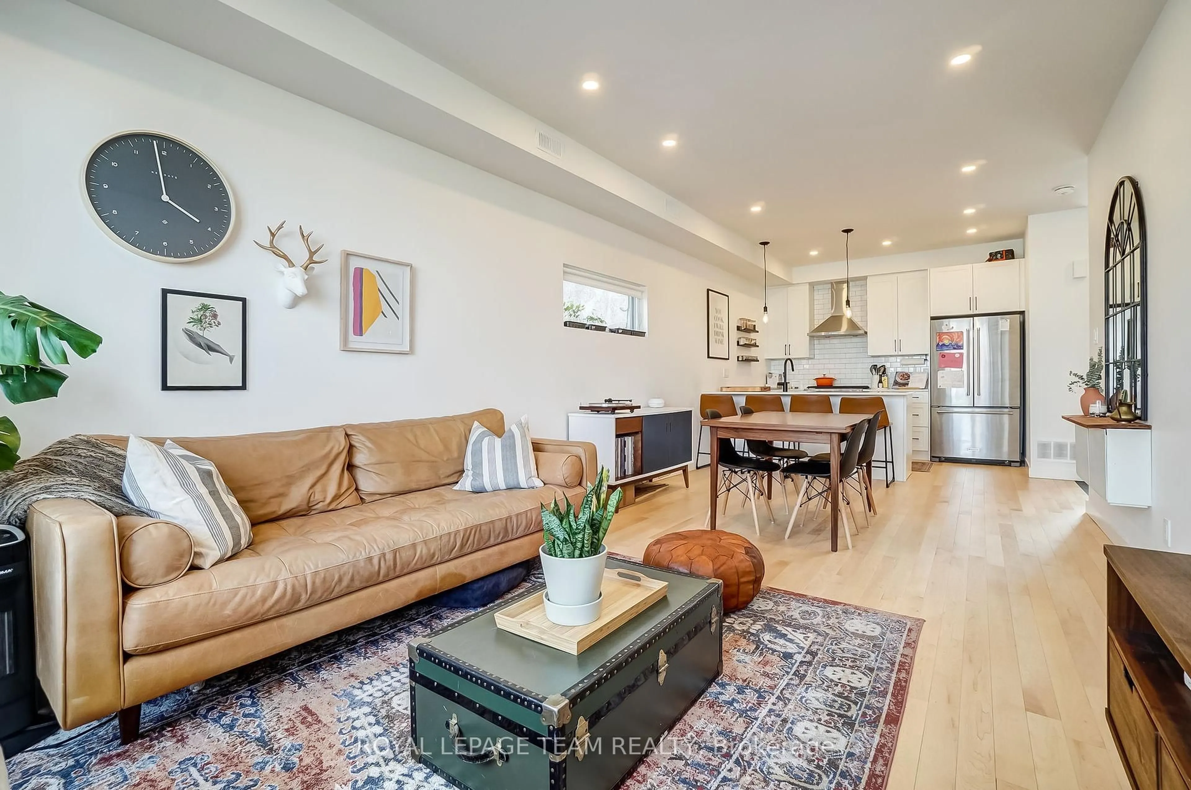 Living room with furniture, unknown for 125 Carruthers Ave, Ottawa Ontario K1Y 1N4